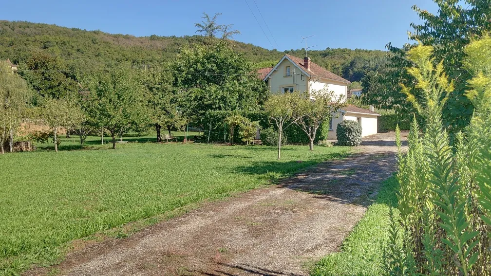 Maison familiale avec grand terrain à Duravel - Potentiel à saisir
