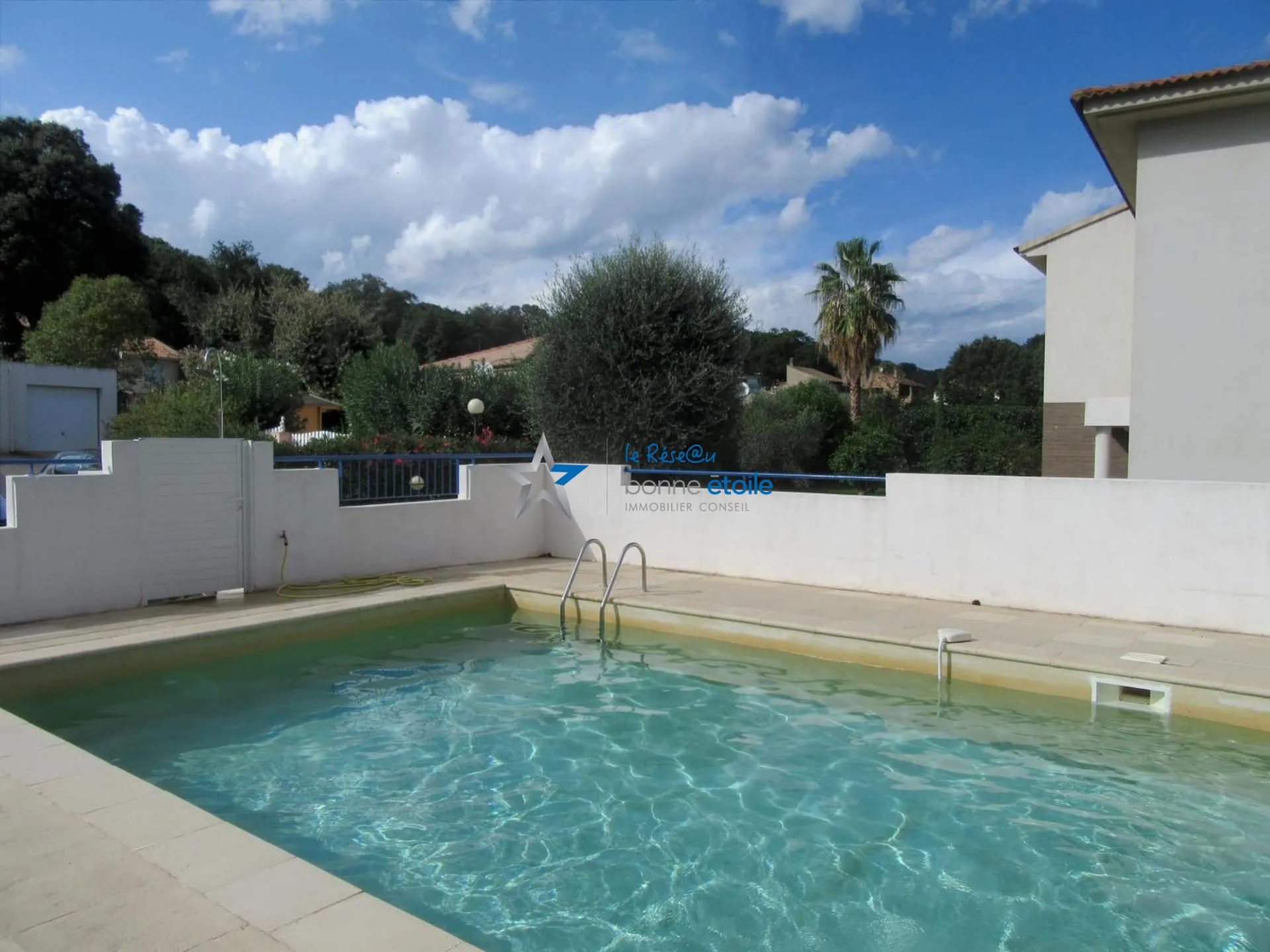 Appartement T2 avec terrasse et piscine à Santa-Lucia-di-Moriani
