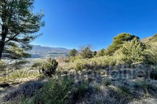 Charmante maison provençale avec terrain en restanques proche Apt dans le Luberon