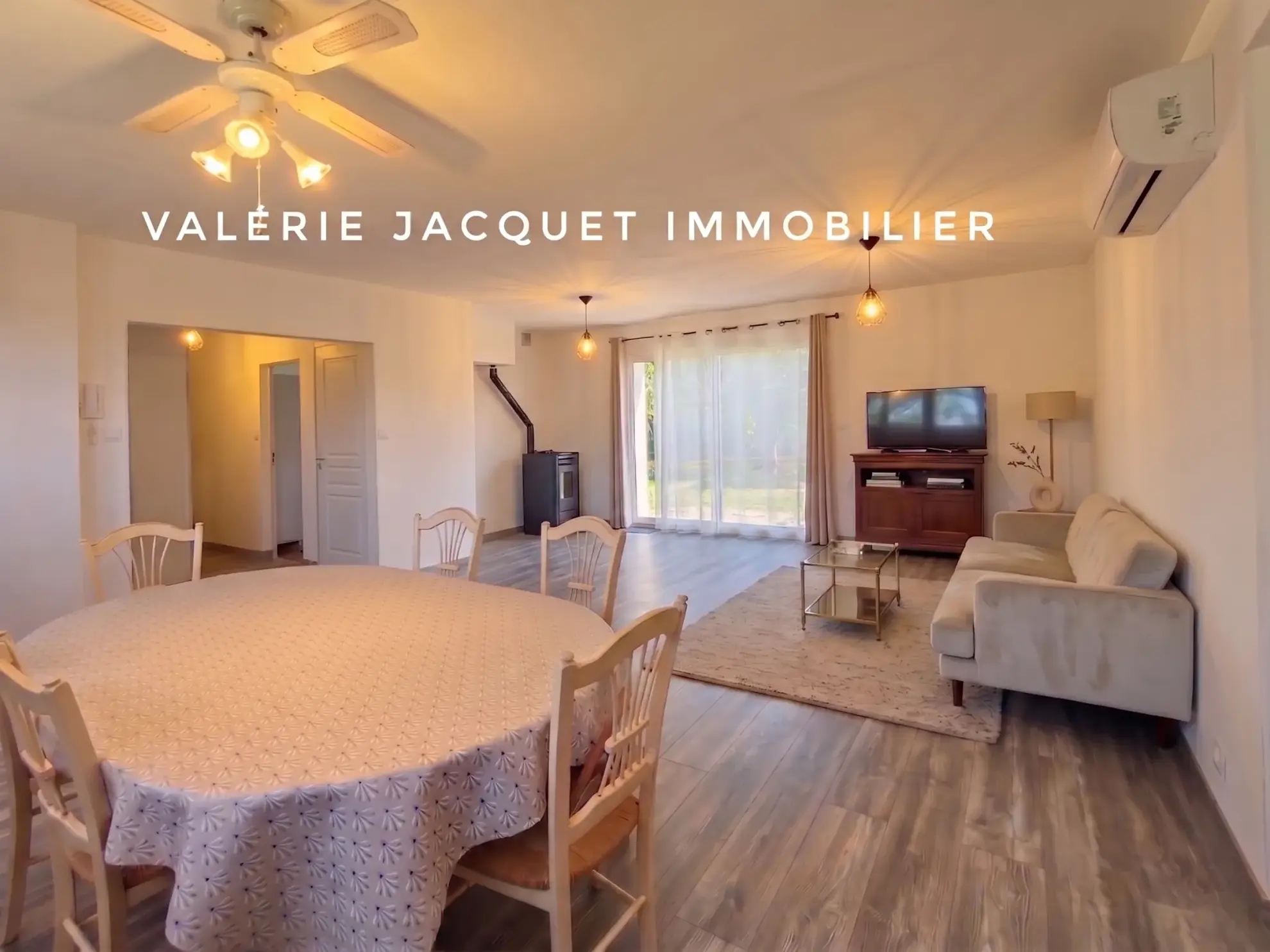 Maison rénovée de plain-pied avec grand terrain constructible à Moulin-Neuf