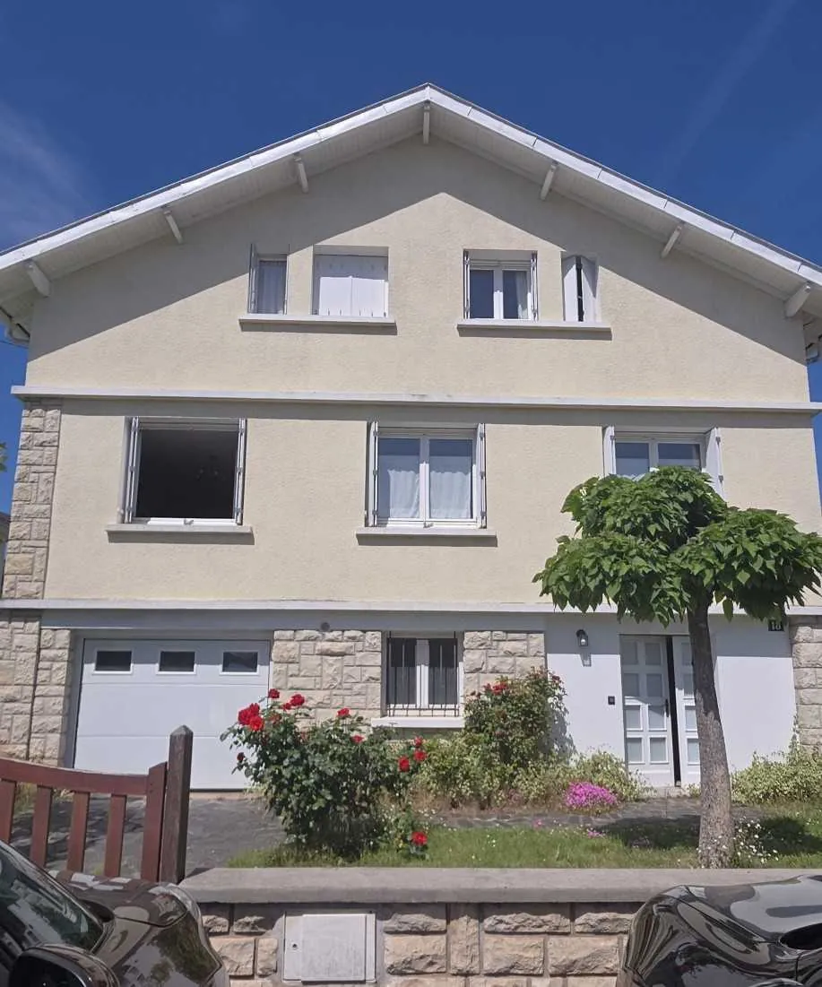 Maison familiale à vendre à Brive-la-Gaillarde, proche des commodités et du parc arboré