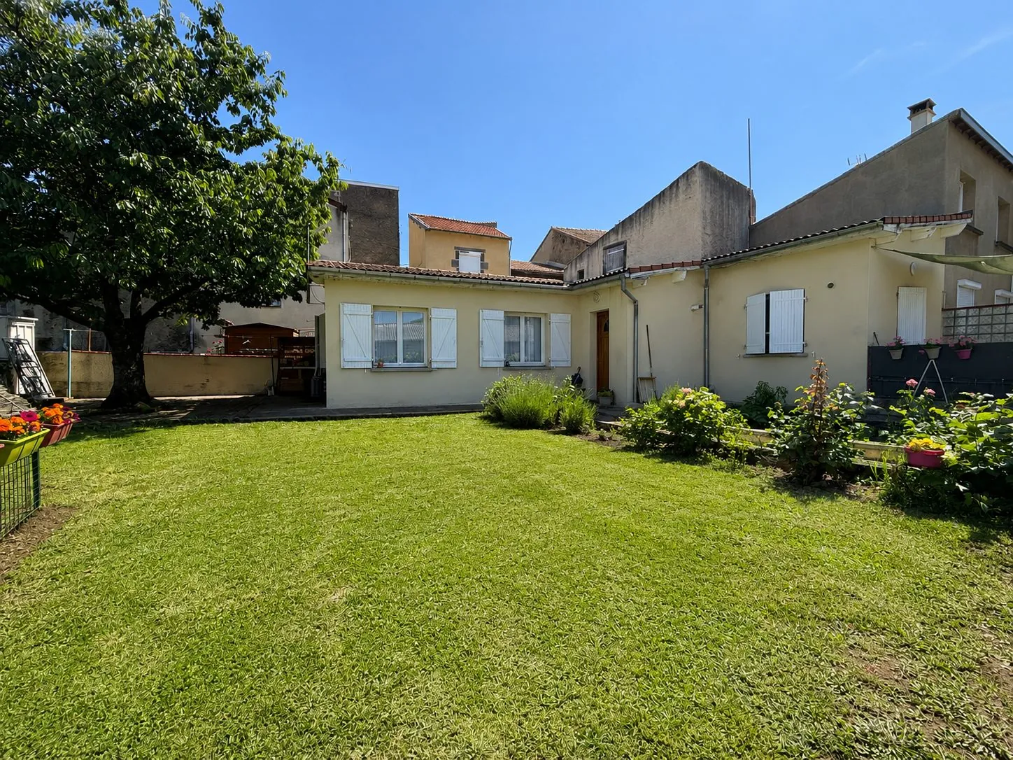 Superbe maison familiale de 100 m² à Volvic avec jardin et terrasse