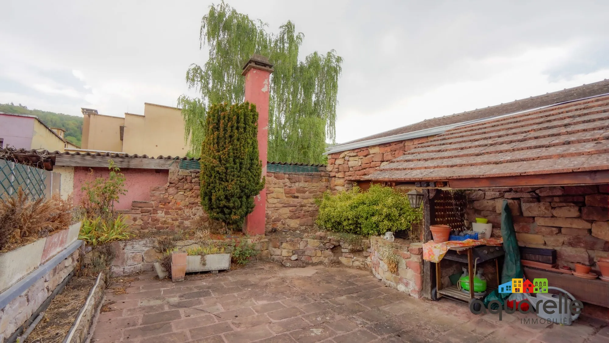 Maison à vendre à Mutzig avec deux habitations et terrasse de 50 m²