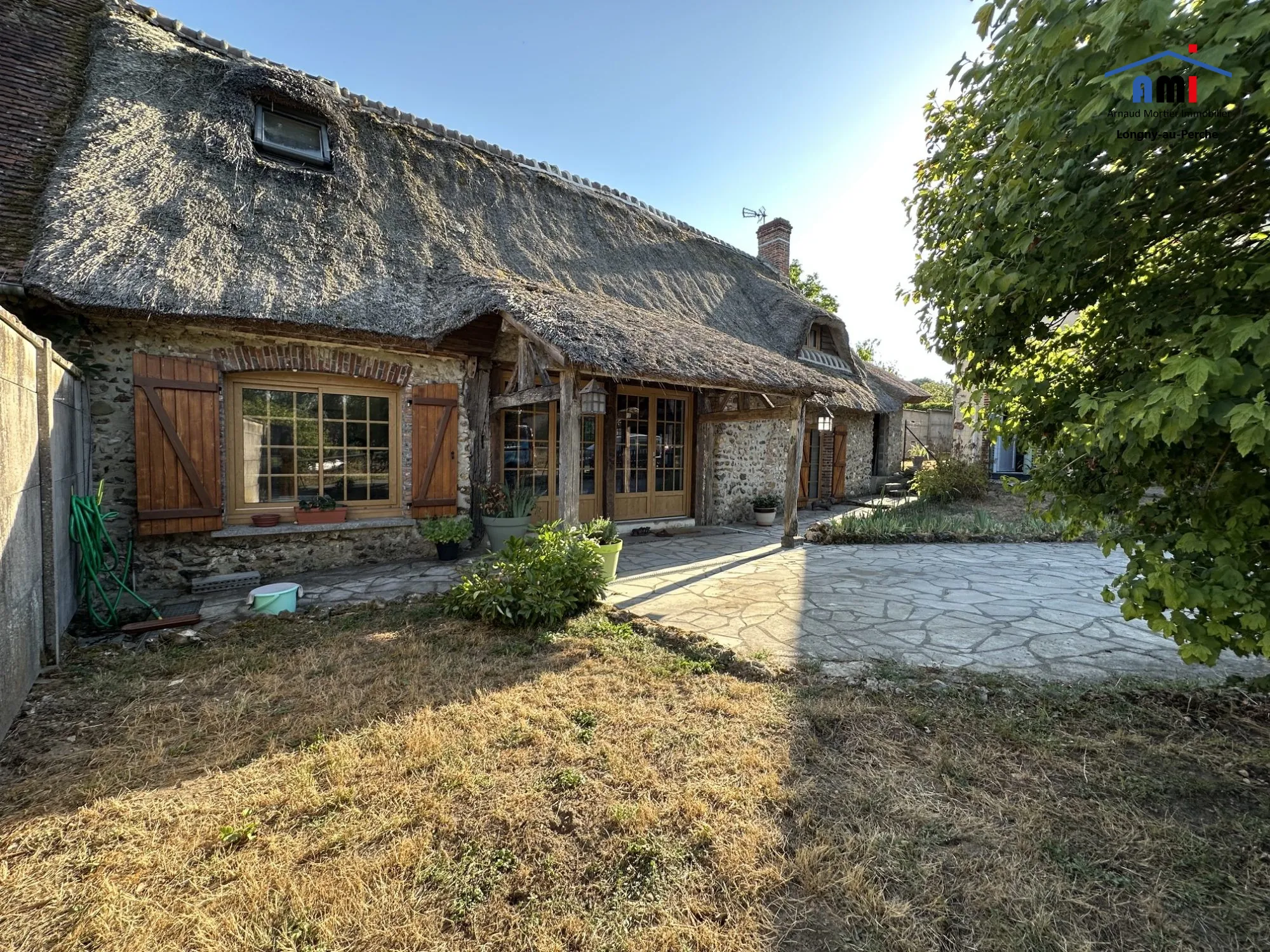 Charmante chaumière mitoyenne rénovée de 112 m² avec 2 chambres à Longny-au-Perche
