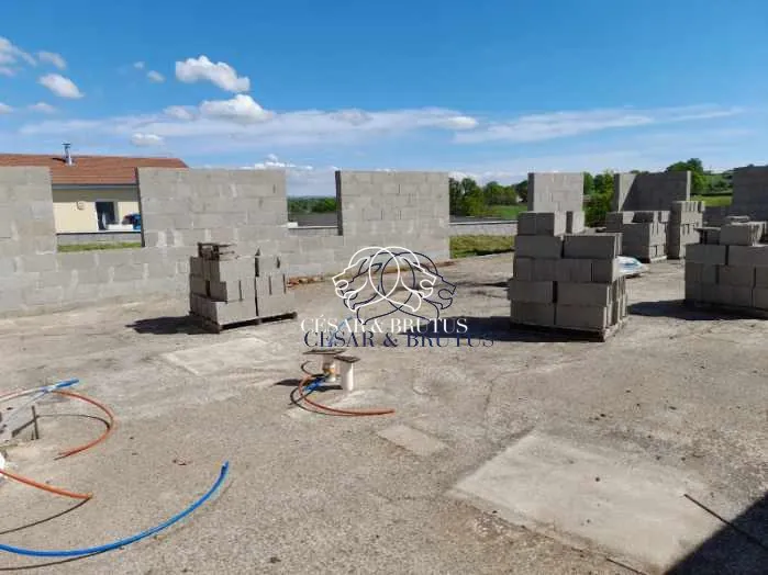 Maison en cours de construction à Melay avec vue dégagée