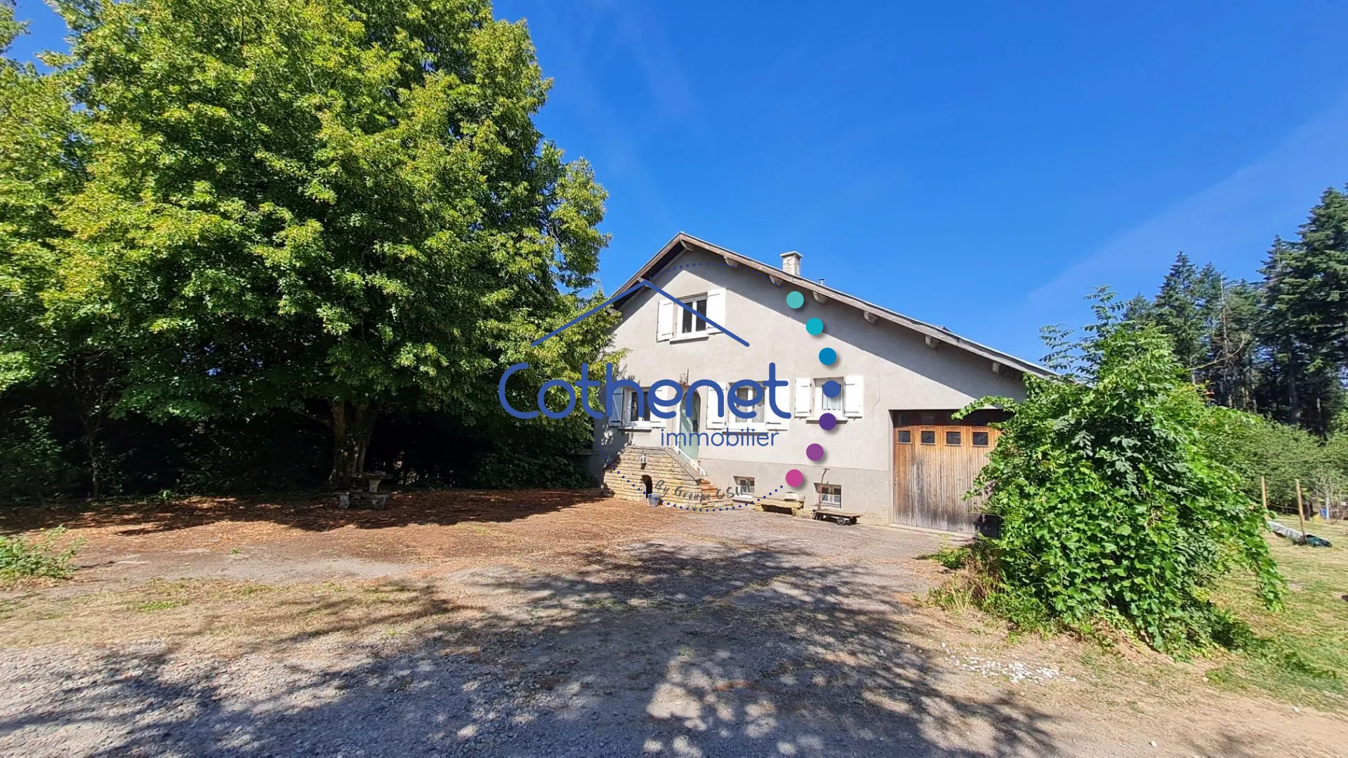 Maison à vendre à Le Cergne avec grand terrain et potentiel de rénovation