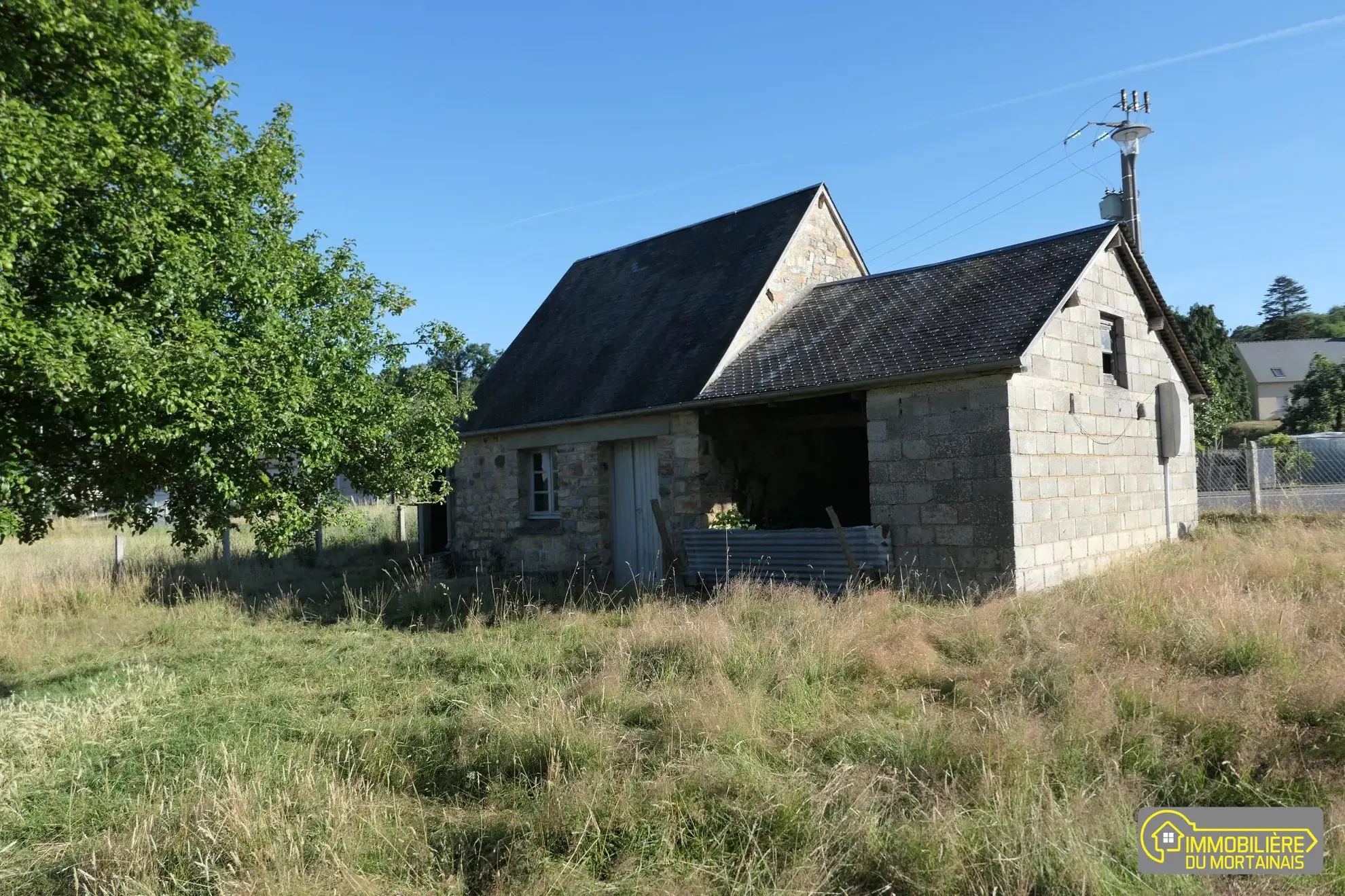 Petite maison à vendre en centre bourg à Romagny Fontenay