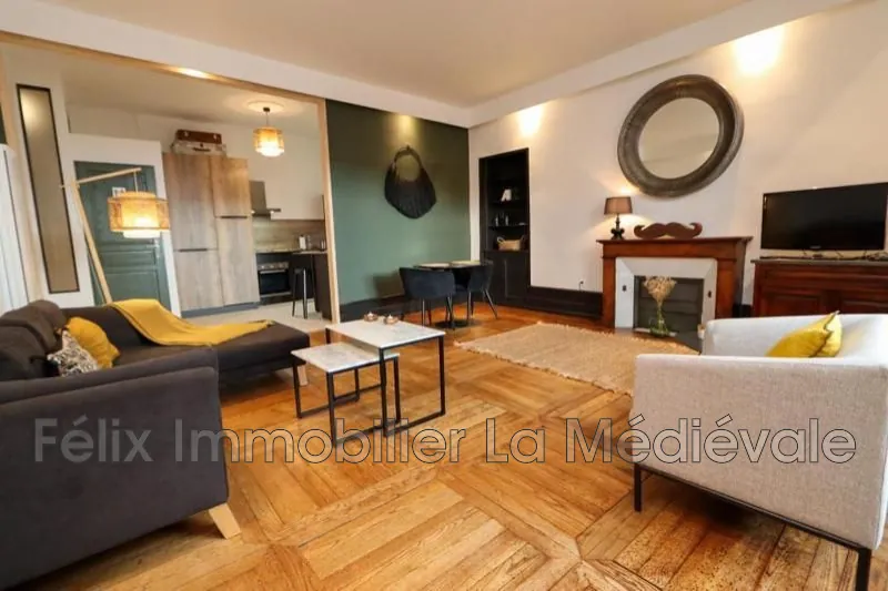 Appartement rénové de charme à vendre à Sarlat, secteur recherché