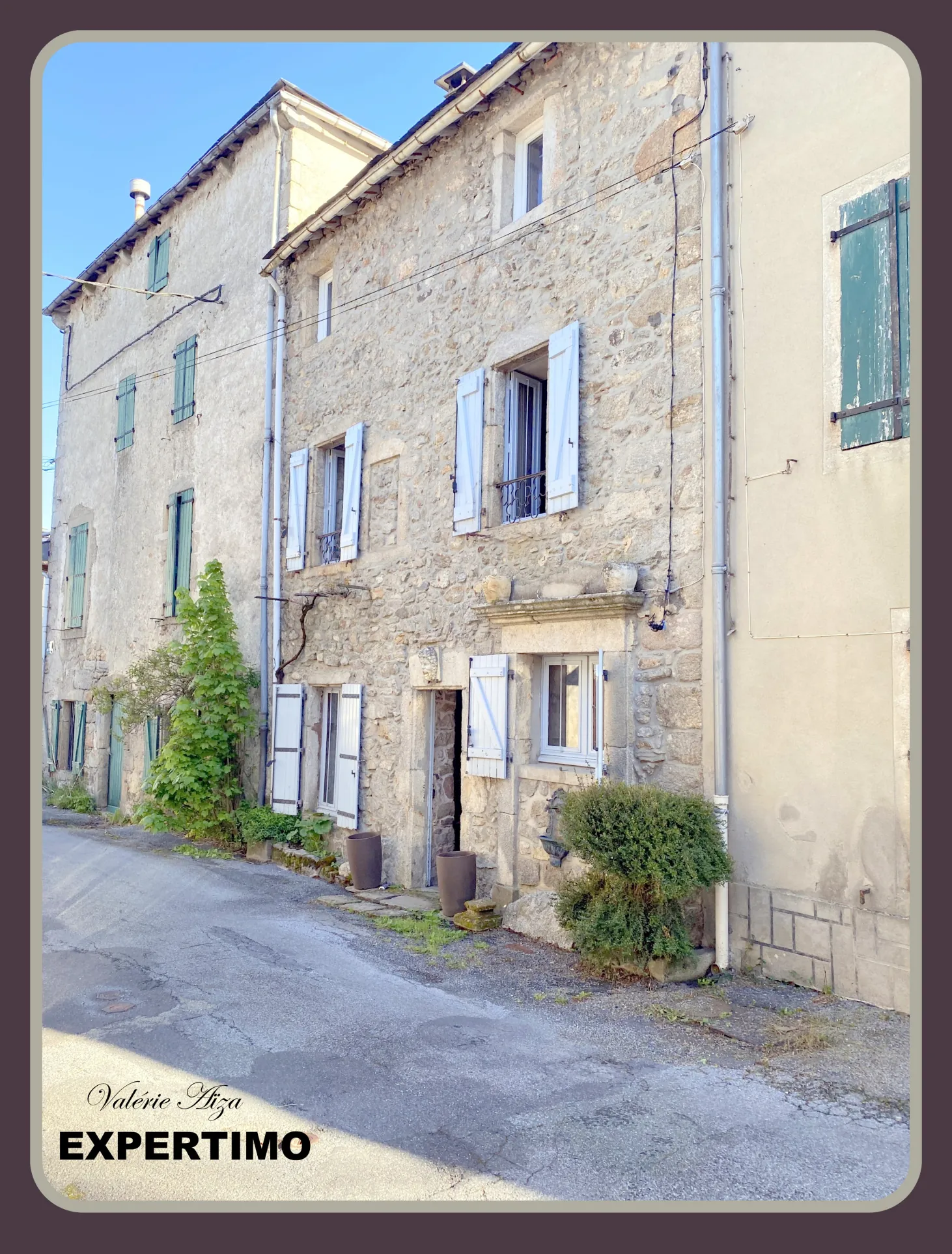 Maison de village en pierre avec terrasse et jardin à Angles (81)