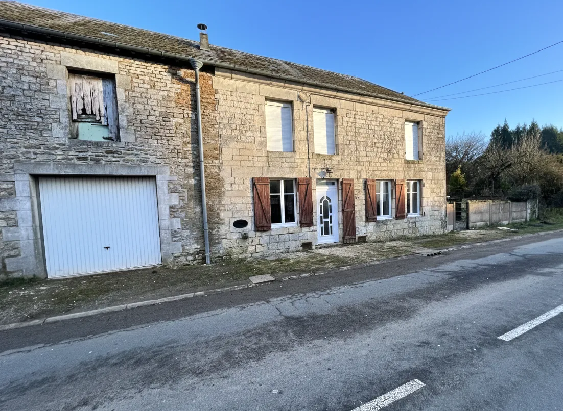 Maison de village avec garage, terrasse et jardin à Champlin - 133 m²