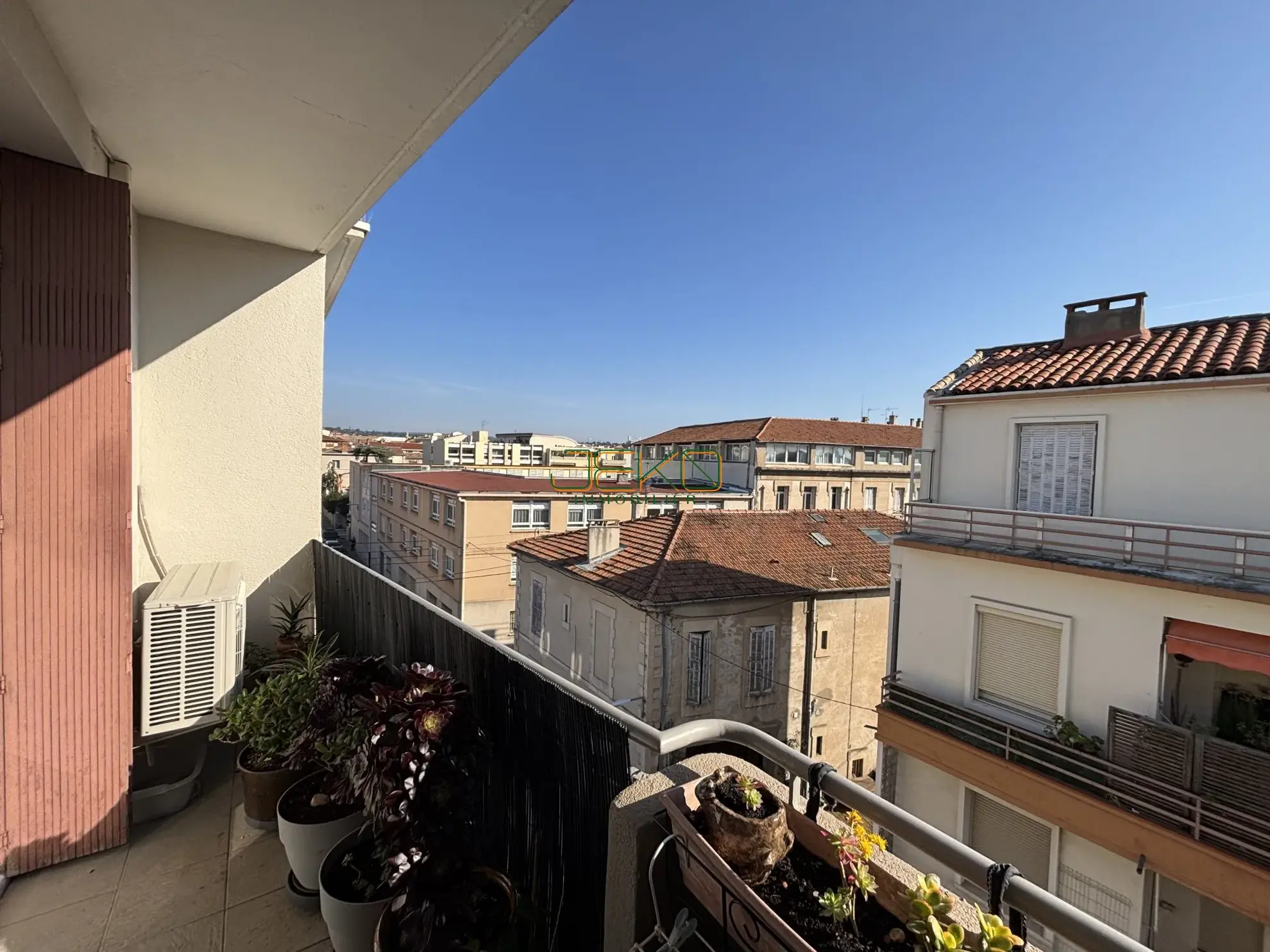 Appartement lumineux de 83 m² avec terrasse et cave à Nîmes