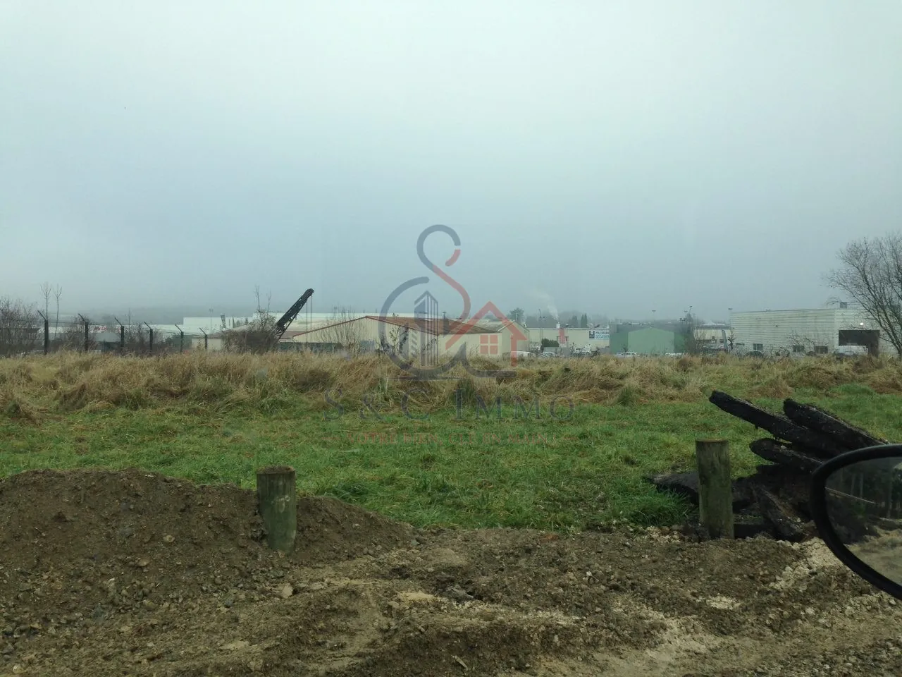 Terrain constructible de 406m² à Moret-Loing-et-Orvanne