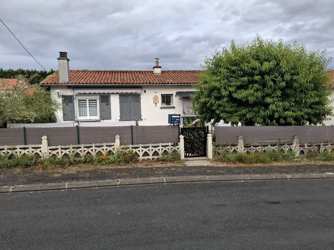 Achat en nue-propriété d'une maison à Civray (86) dans un cadre paisible
