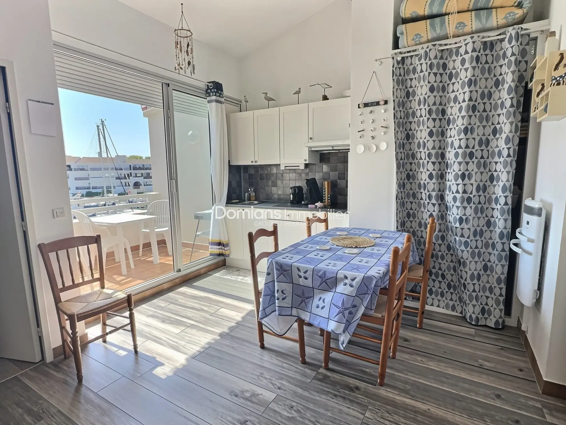 Appartement T2 cabine avec piscine et vue marina à Saint-Cyprien 