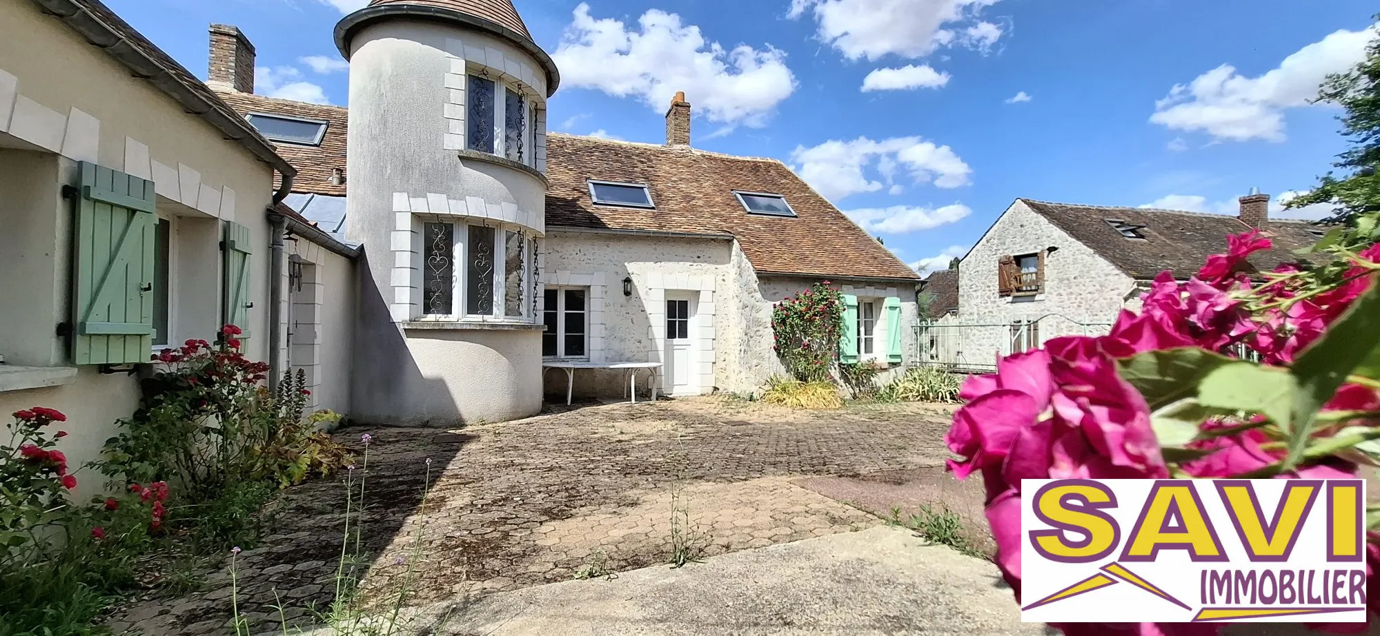 Charmante maison ancienne avec grand terrain à Chevannes (45210)