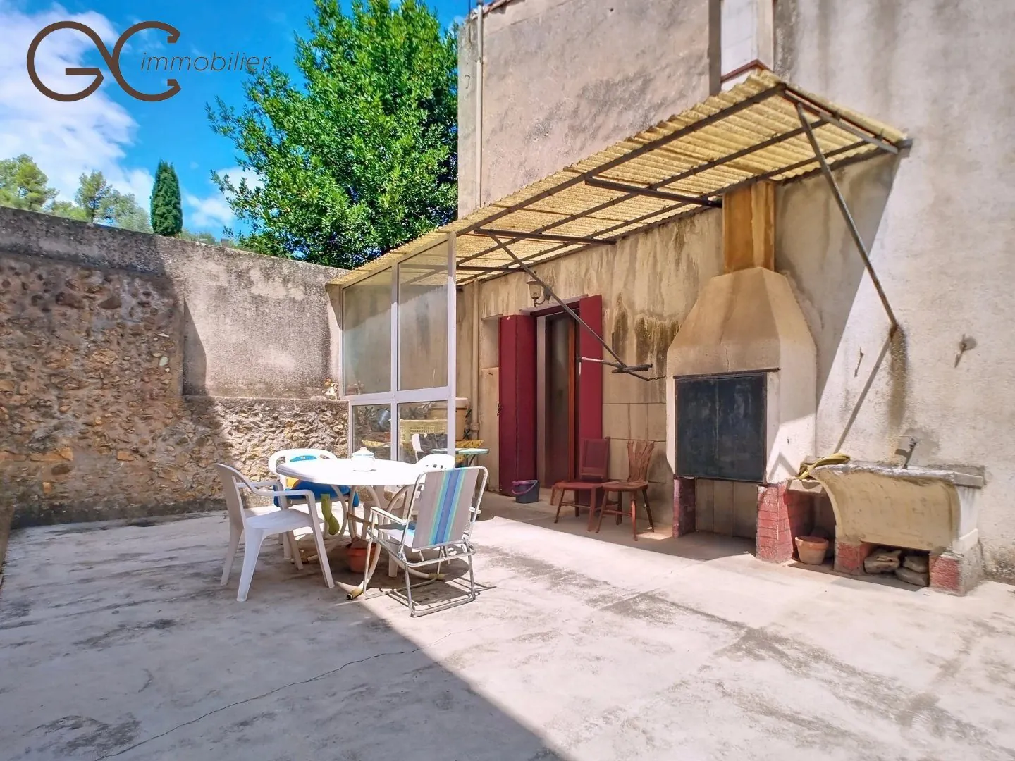 Maison vigneronne authentique avec terrasse et garage à Cessenon-sur-Orb