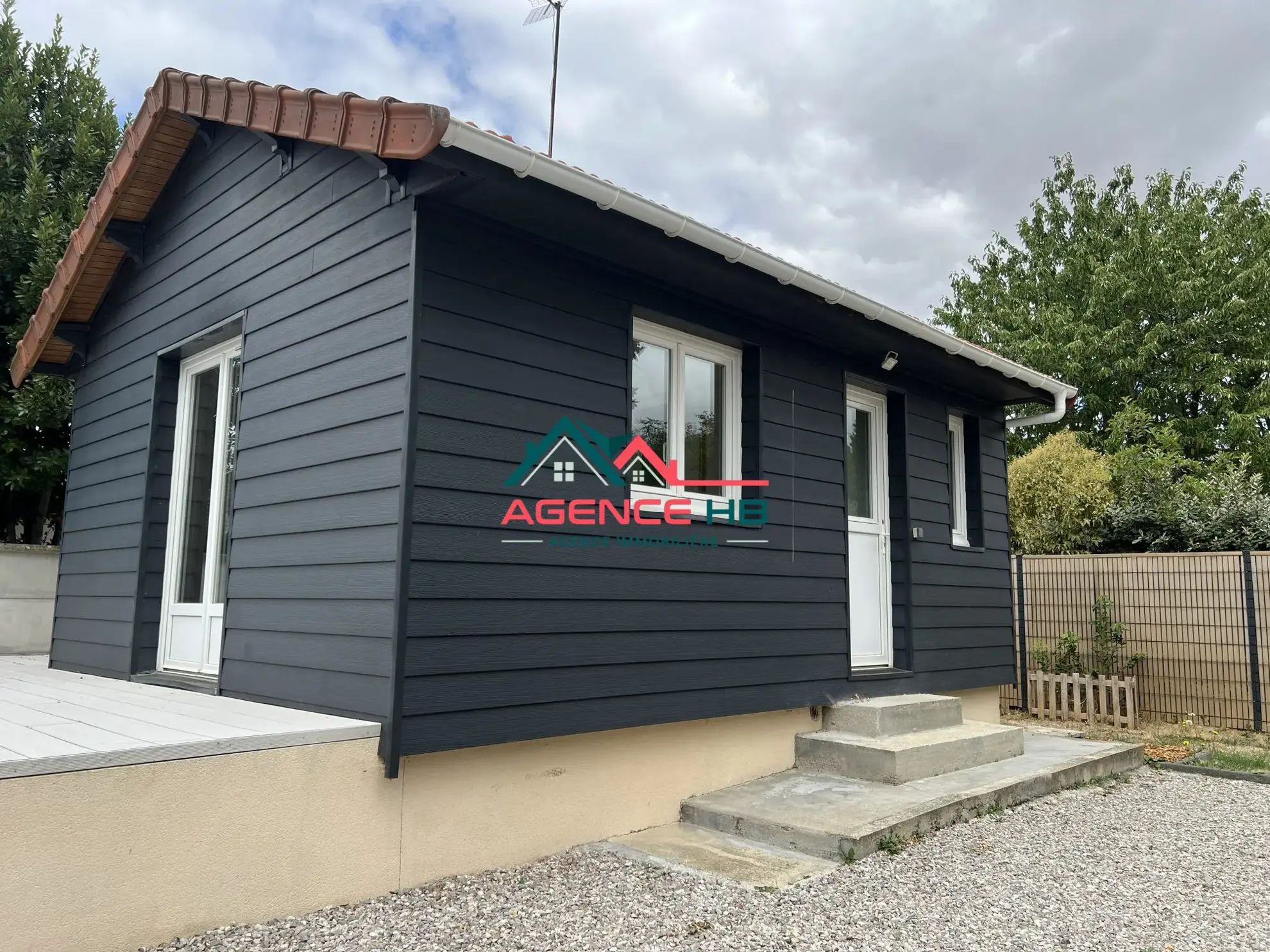Maison rénovée à Andeville avec terrasse et jardin clos