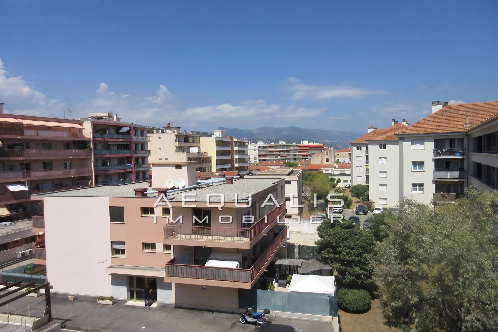 Studio à vendre à Saint-Laurent-du-Var - Centre-ville, Terrasse, Proche Gare
