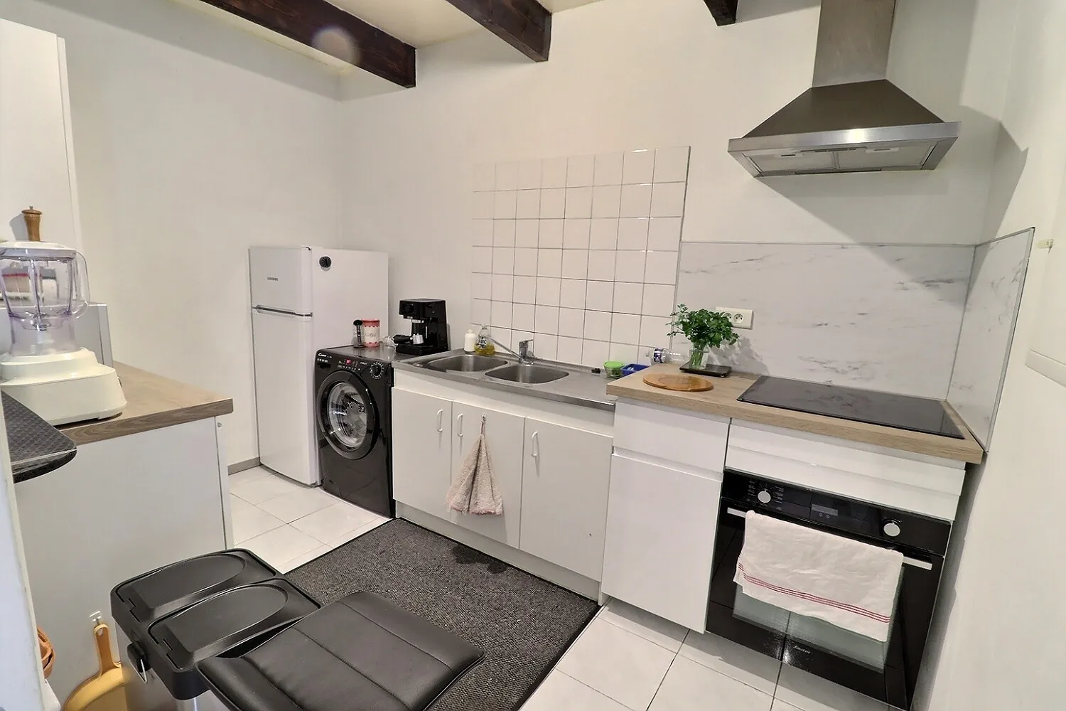 Appartement 2 pièces à Clermont-l'Hérault avec parking et loué, idéal investisseur 