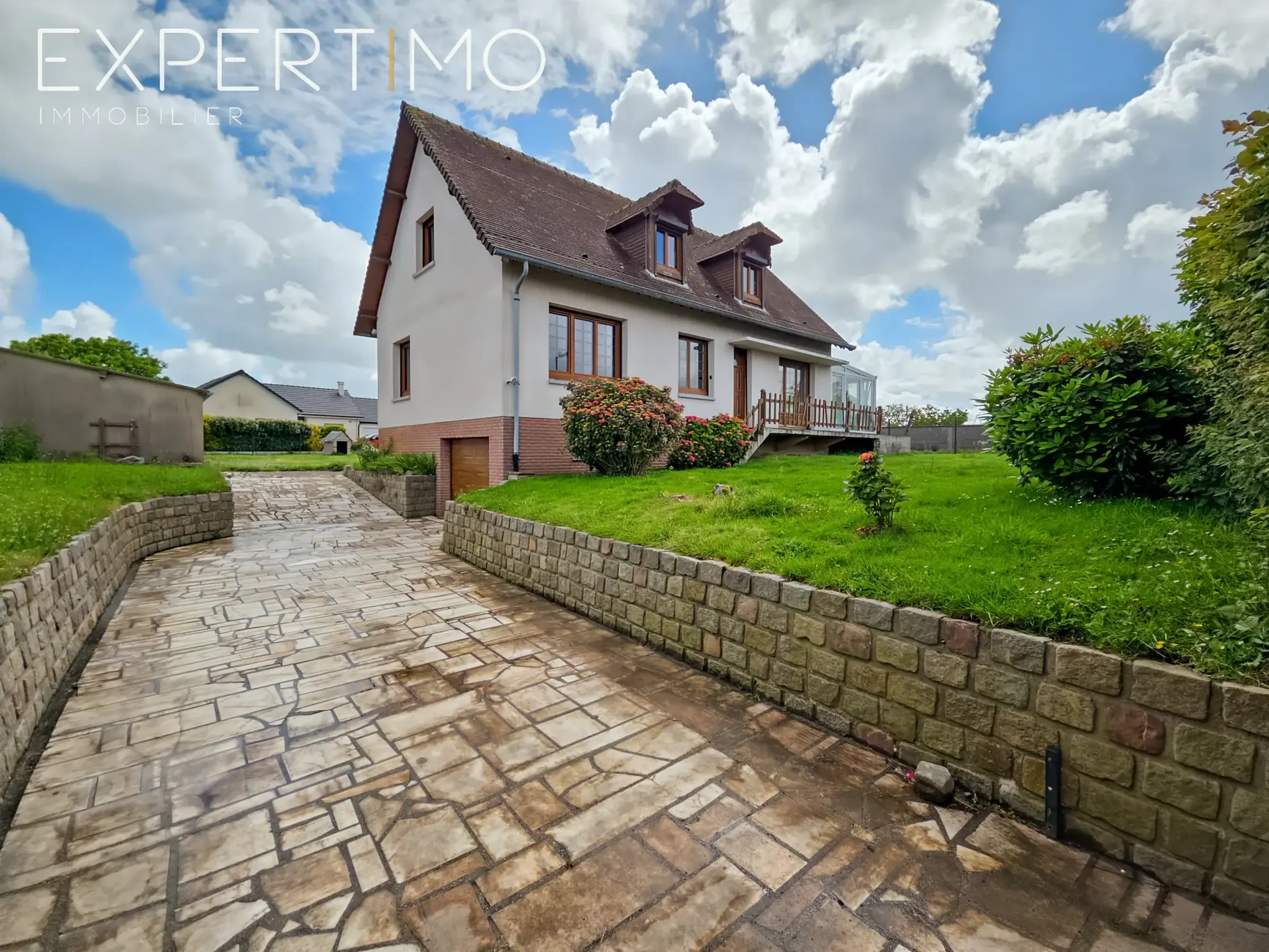 Maison 138 m² à Biville-sur-Mer avec terrain arboré et dépendances