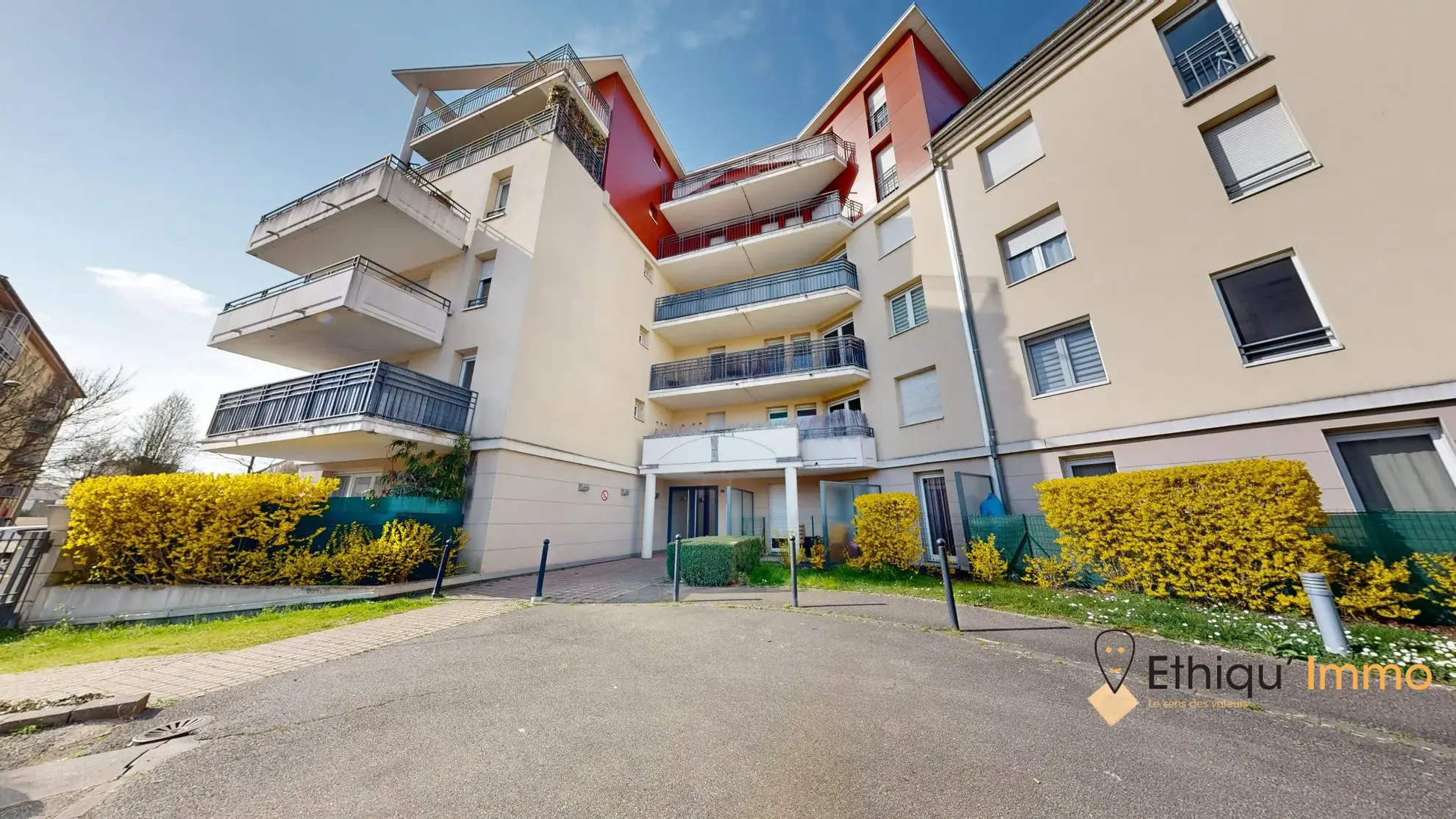 Appartement T2 à Strasbourg avec terrasse et parking - Idéal investissement ou résidence