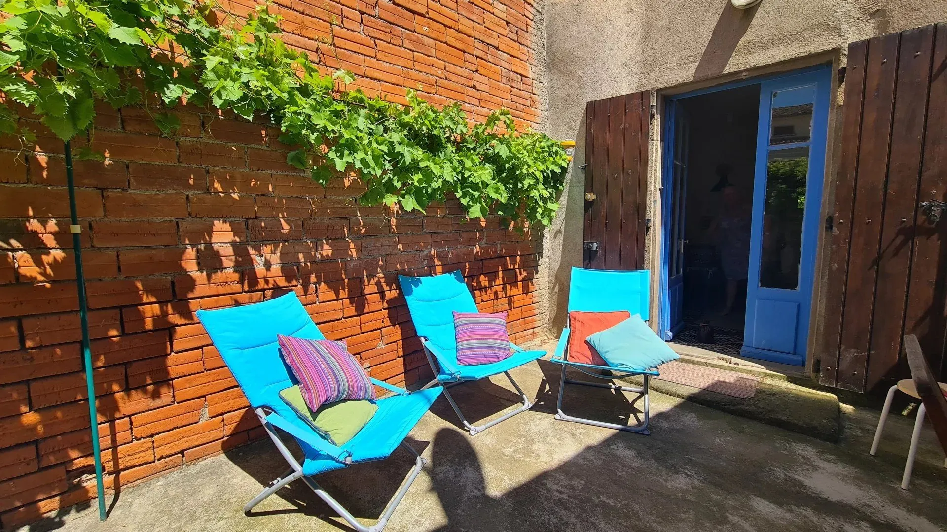 Maison de village avec cour et cave voûtée à Cabrerolles - Charmant cadre du sud de la France