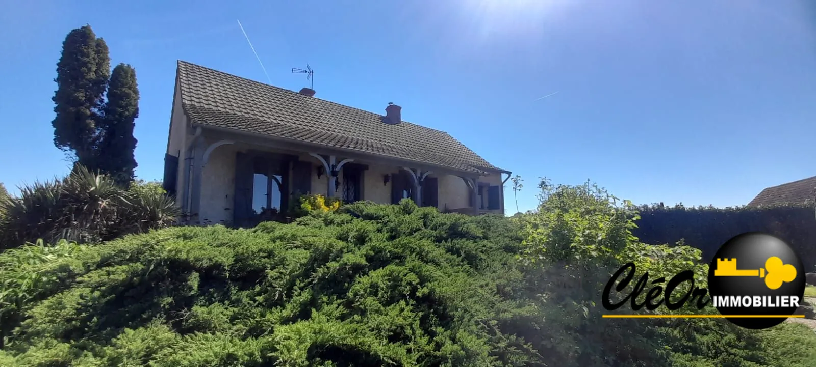 Maison à vendre à Saint-Germain-du-Plain avec grand sous-sol et terrain aménagé