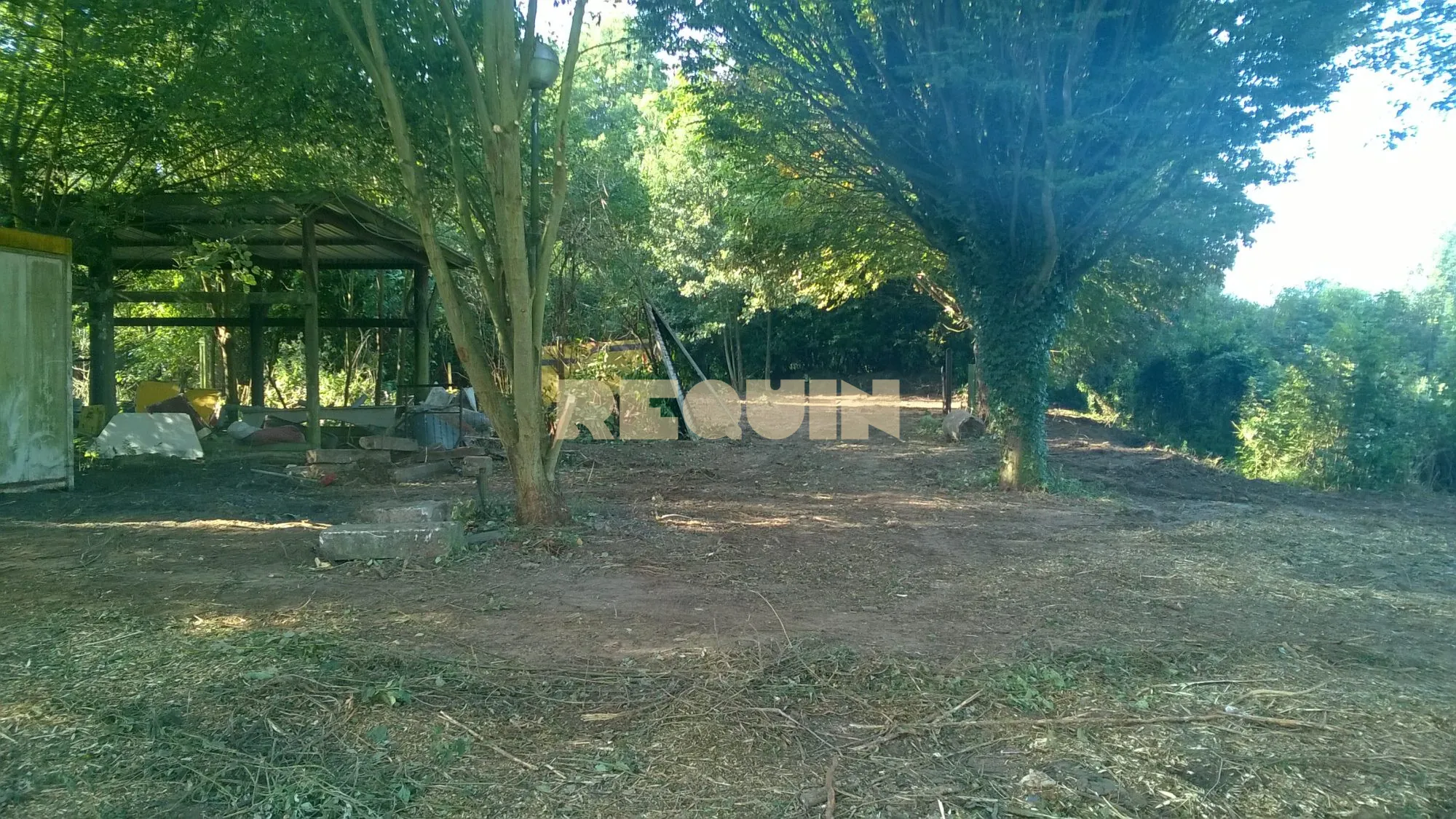 Terrain constructible de 2196 m² à Quernes - Opportunité à saisir