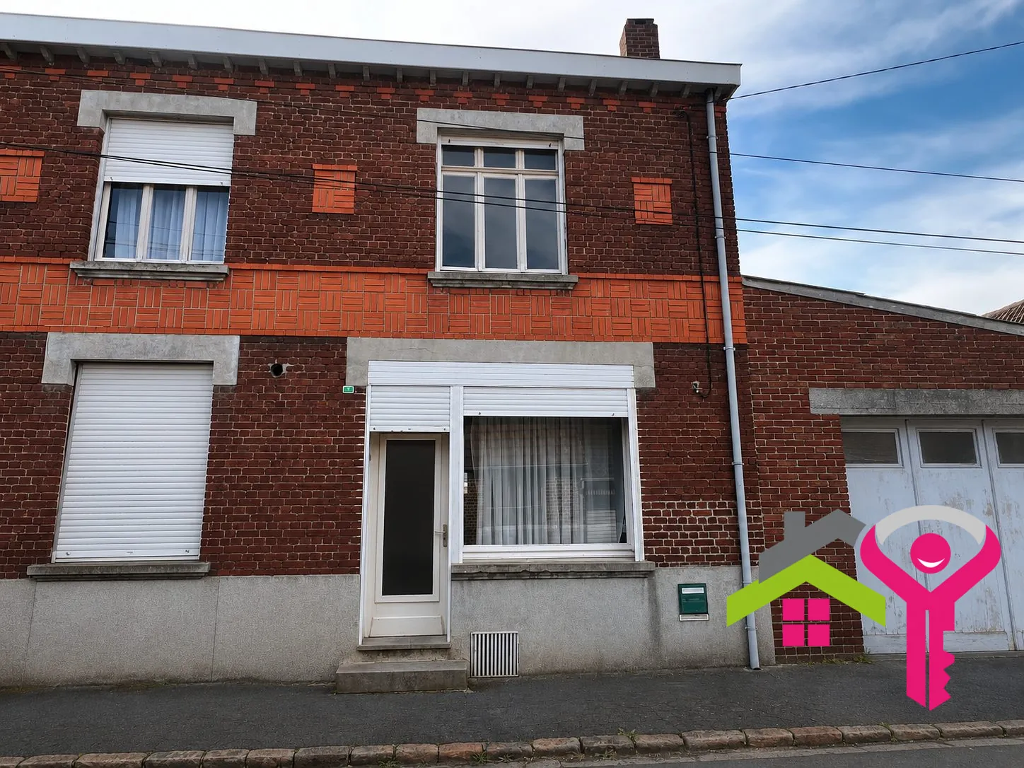 Maison mitoyenne à rénover de 104 m² avec cour et potentiel à Haspres