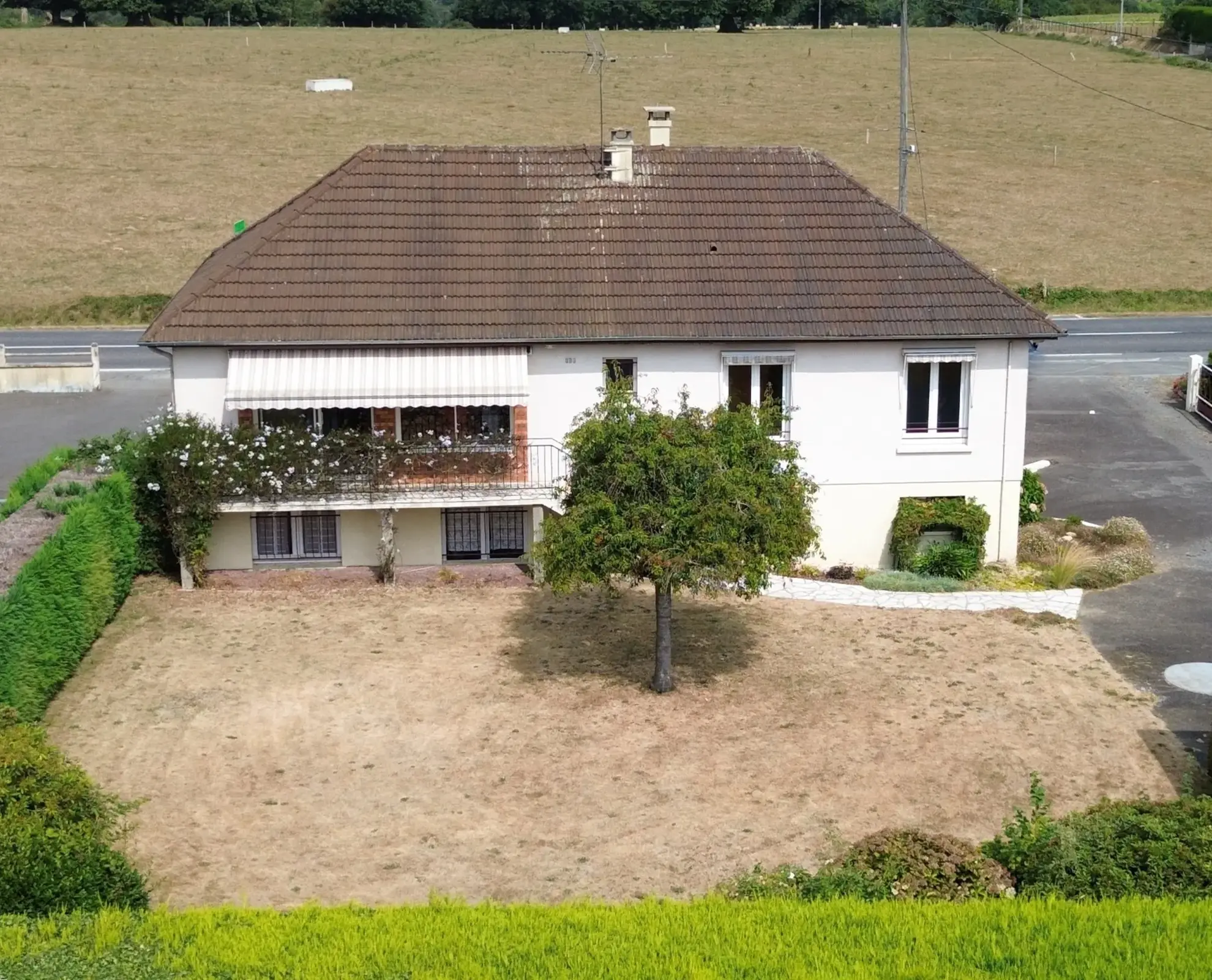 Maison à vendre à Saint-Ovin (50) – 3 chambres, 105 m², terrain clos de 1582 m²