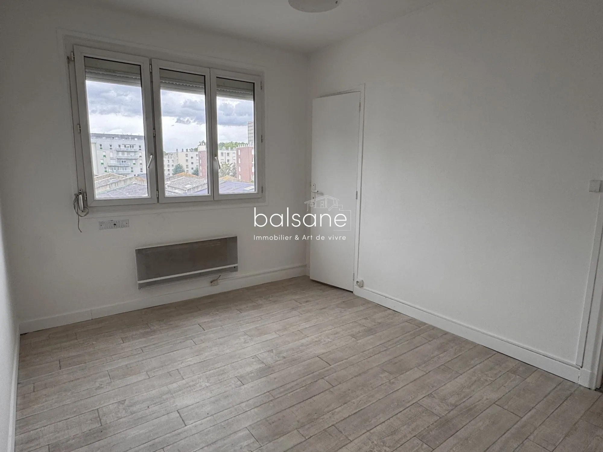 Studio à vendre à Rouen proche du centre, dernier étage, cave, à rénover