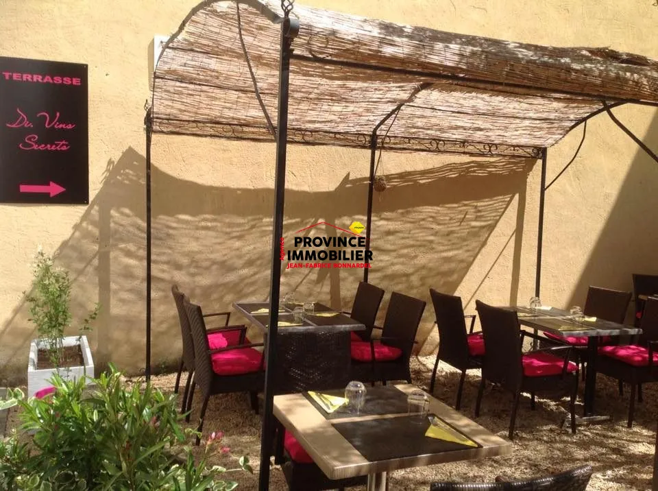 Opportunité de restaurant en vente au cœur de Sainte-Cécile-les-Vignes