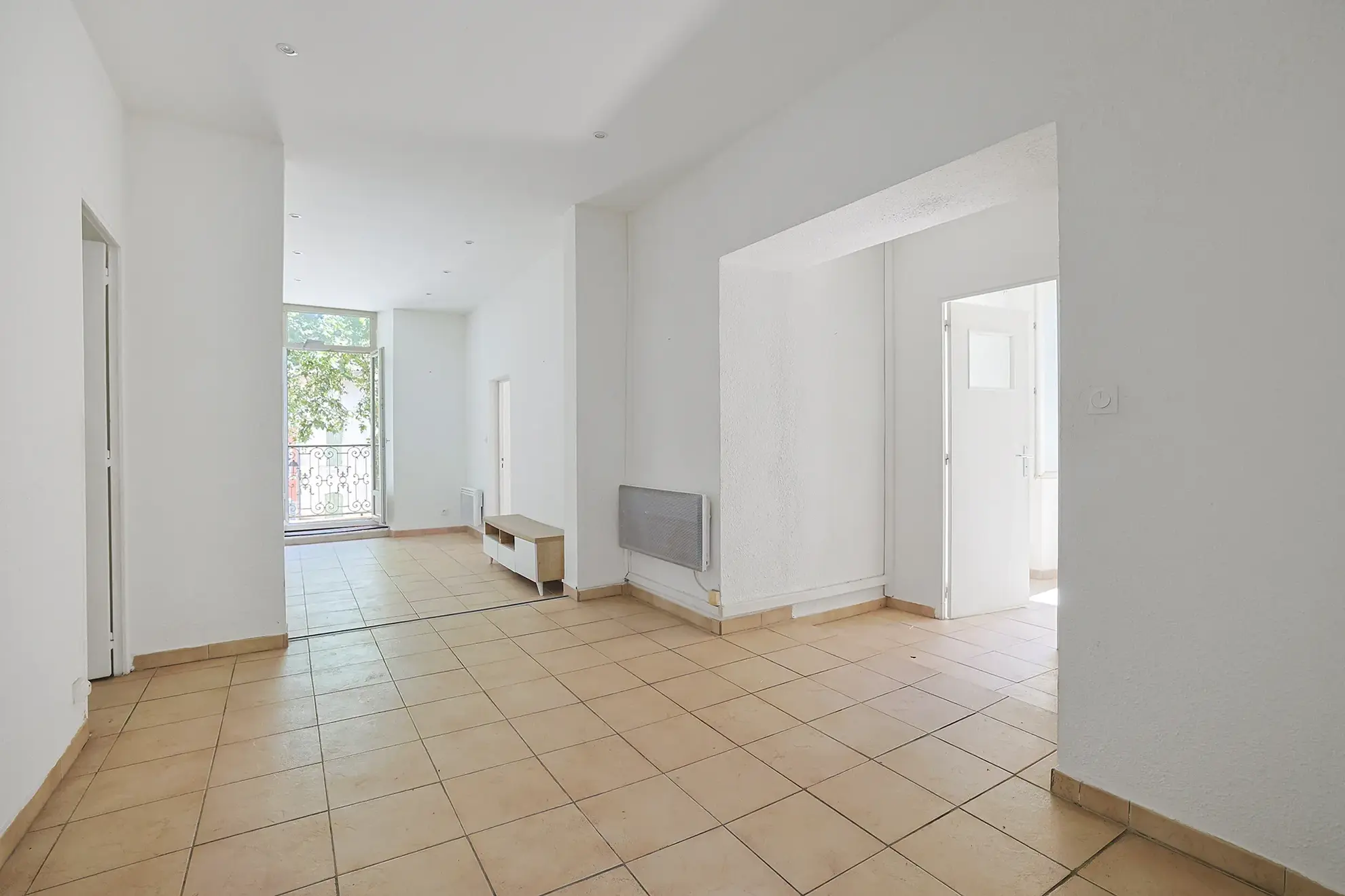 Appartement T5 de 94 m² avec balcon à Sollies Pont - Centre-ville