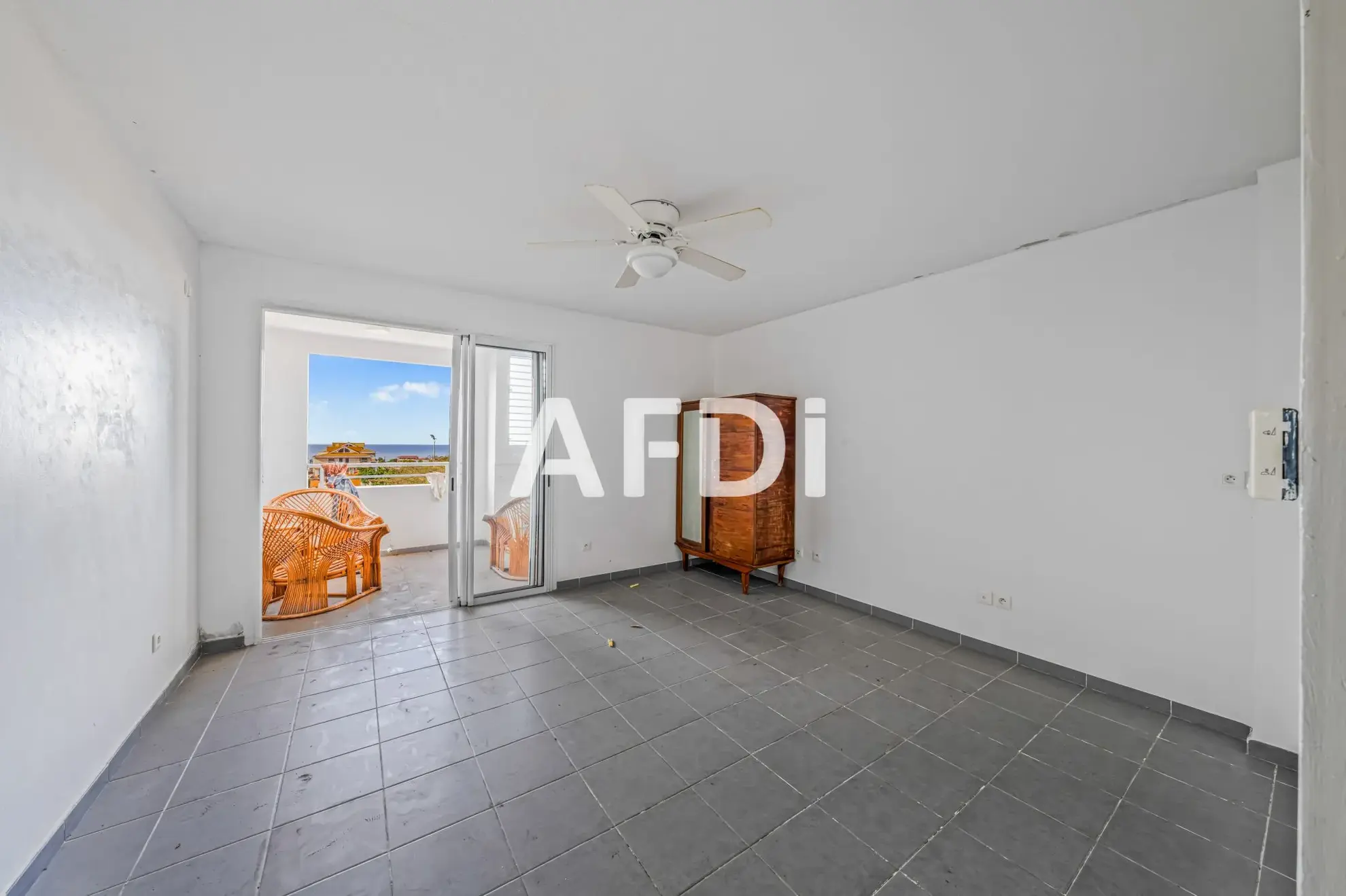 Studio avec vue mer, terrasse et parking sécurisé à Fort-de-France