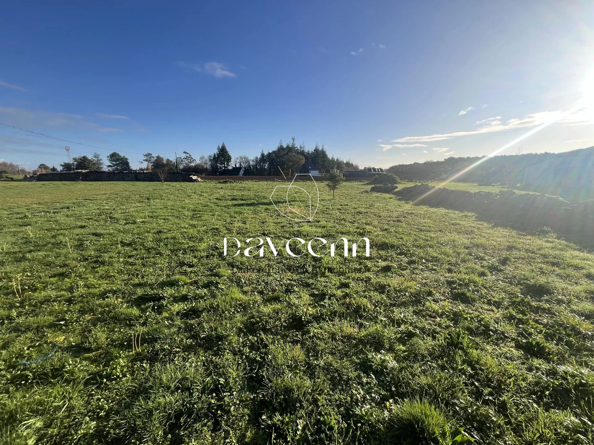 Terrain constructible de 660 m² à Camors, proximité forêt et centre-ville