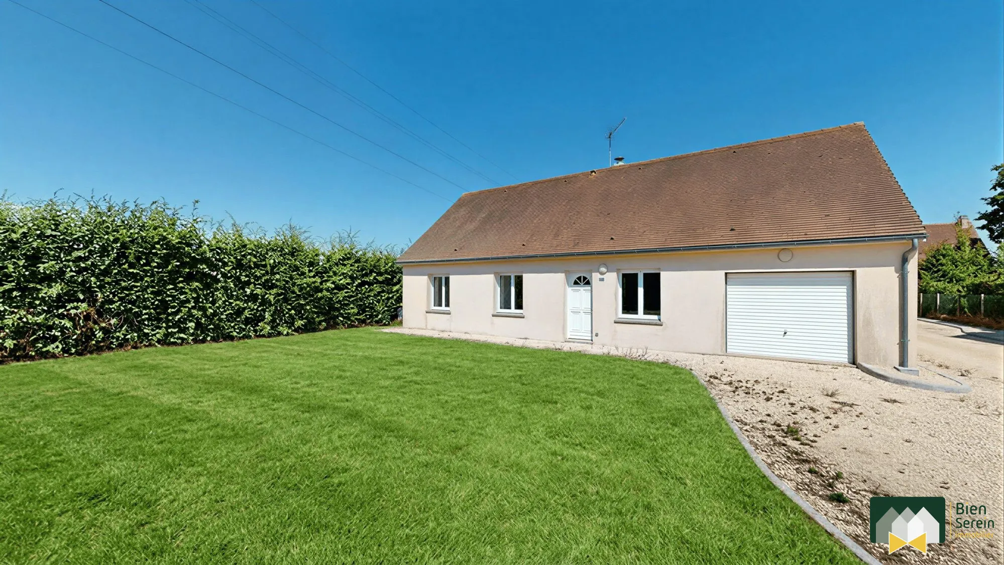Maison de plain-pied avec 3 chambres et jardin au Favril en Eure-et-Loir