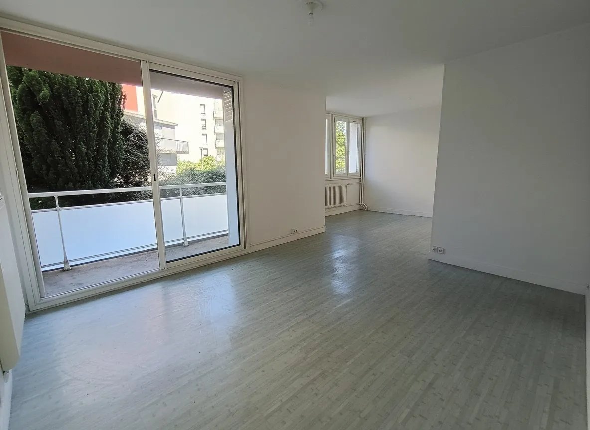 Appartement T3 lumineux de 65 m² avec balcon à Clermont-Ferrand