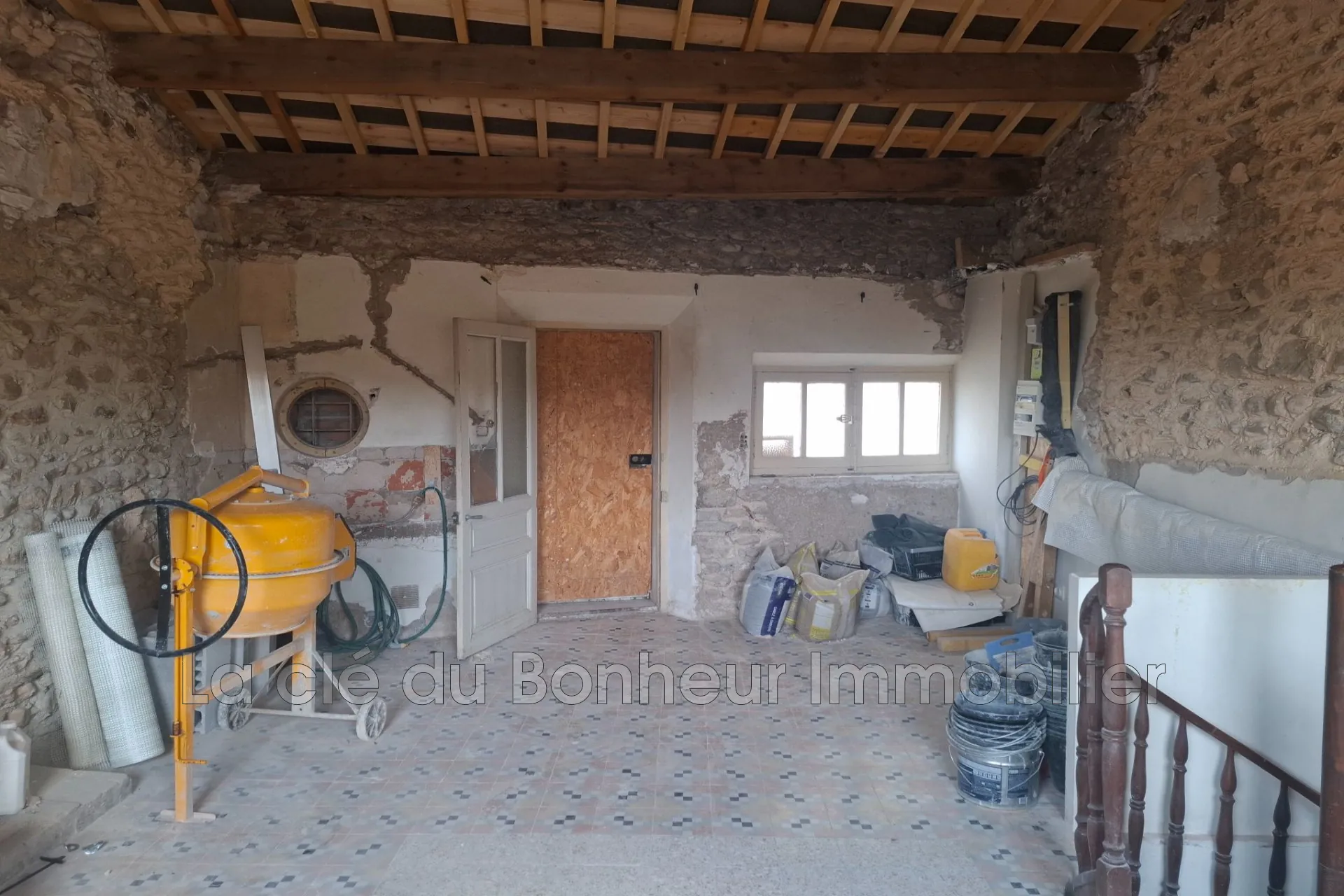 Maison de village à rénover à Roumoules, vue campagne, proche du lac Sainte Croix