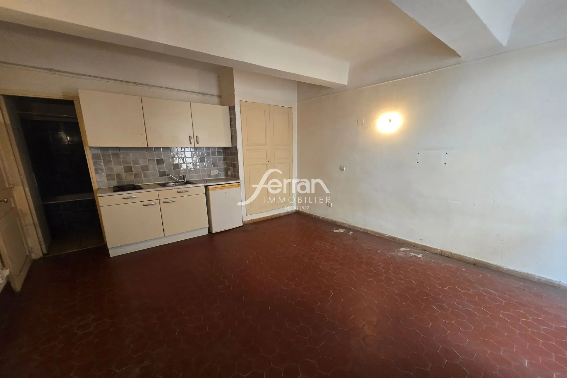 Studio à vendre à Salernes – Opportunité d’investissement en Provence