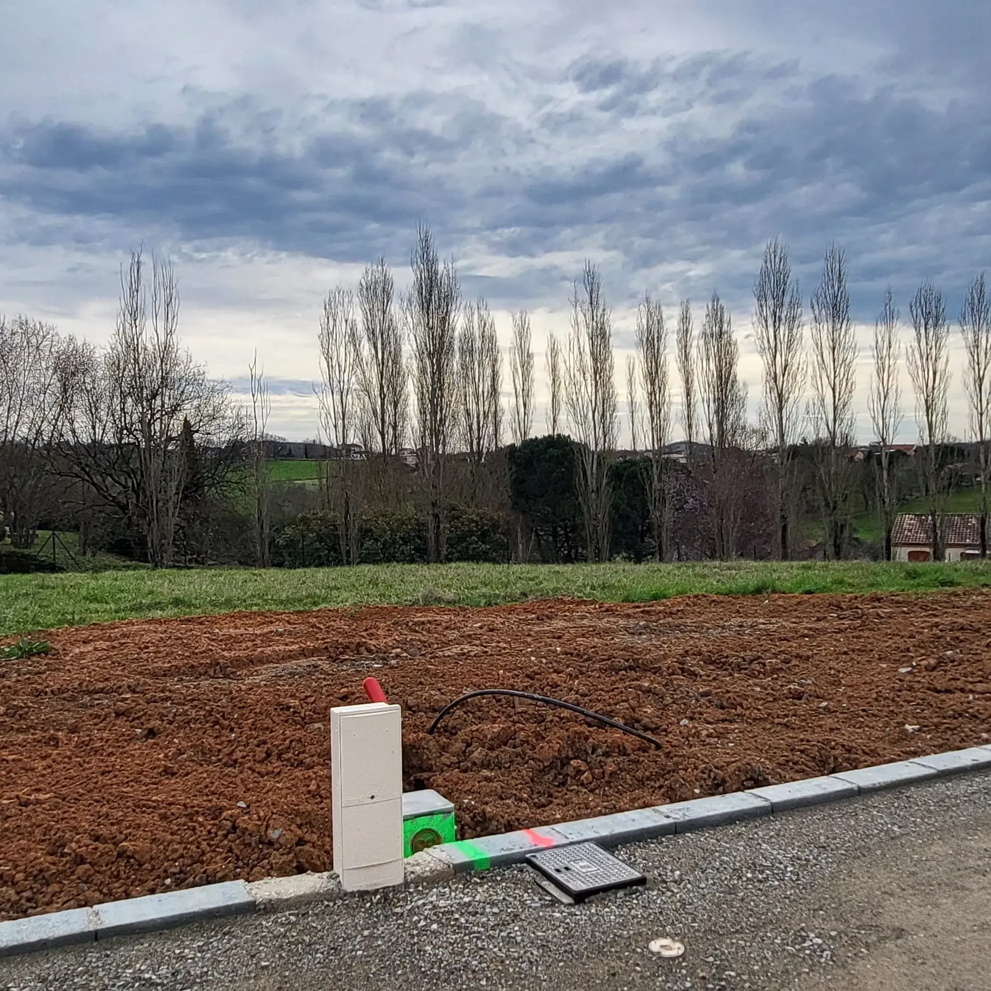 Terrain à bâtir viabilisé de 257 m² à Carmaux – Quartier résidentiel et calme