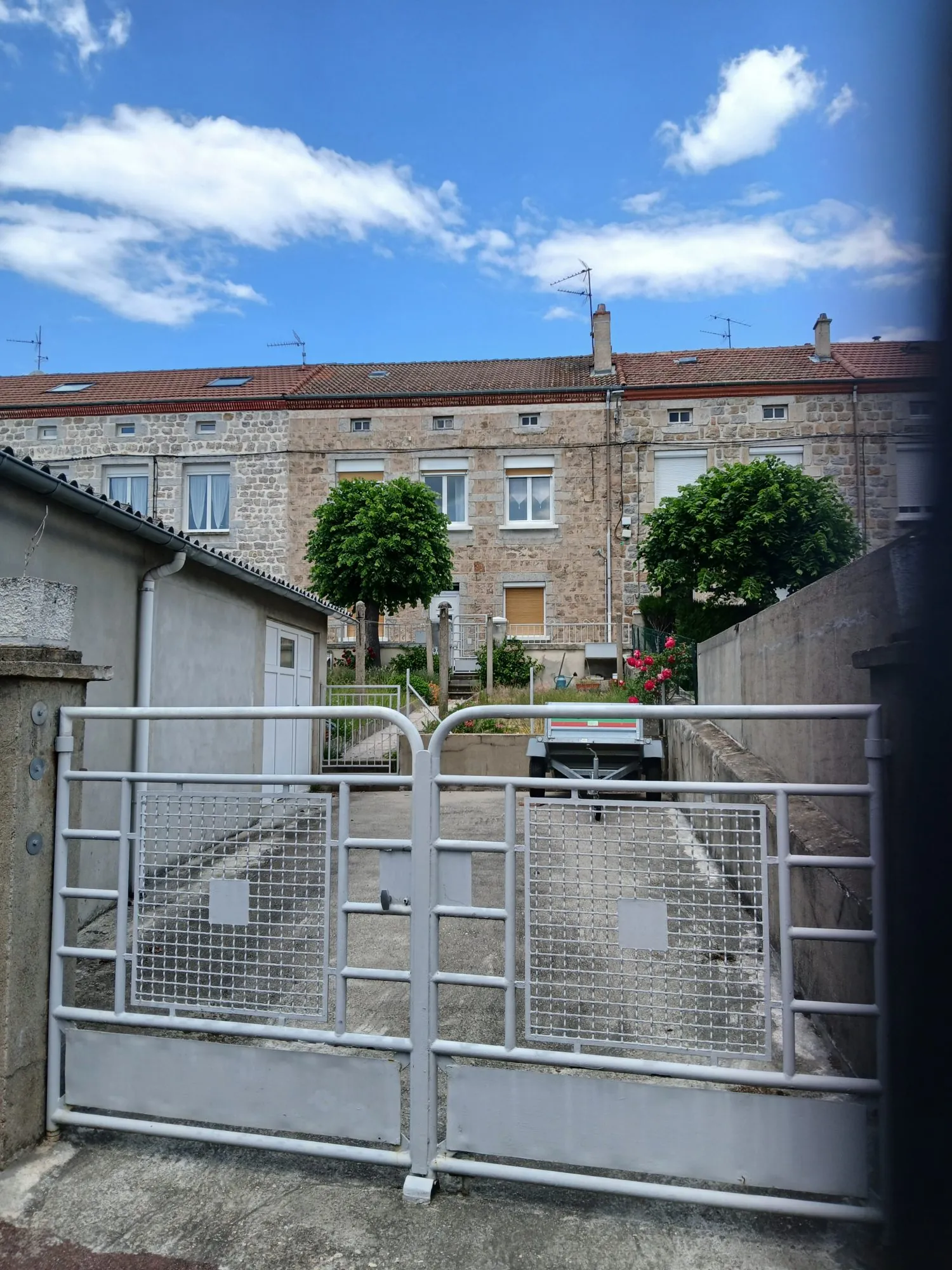 Maison en pierre à vendre à Sainte-Sigolène - Rénovation à prévoir