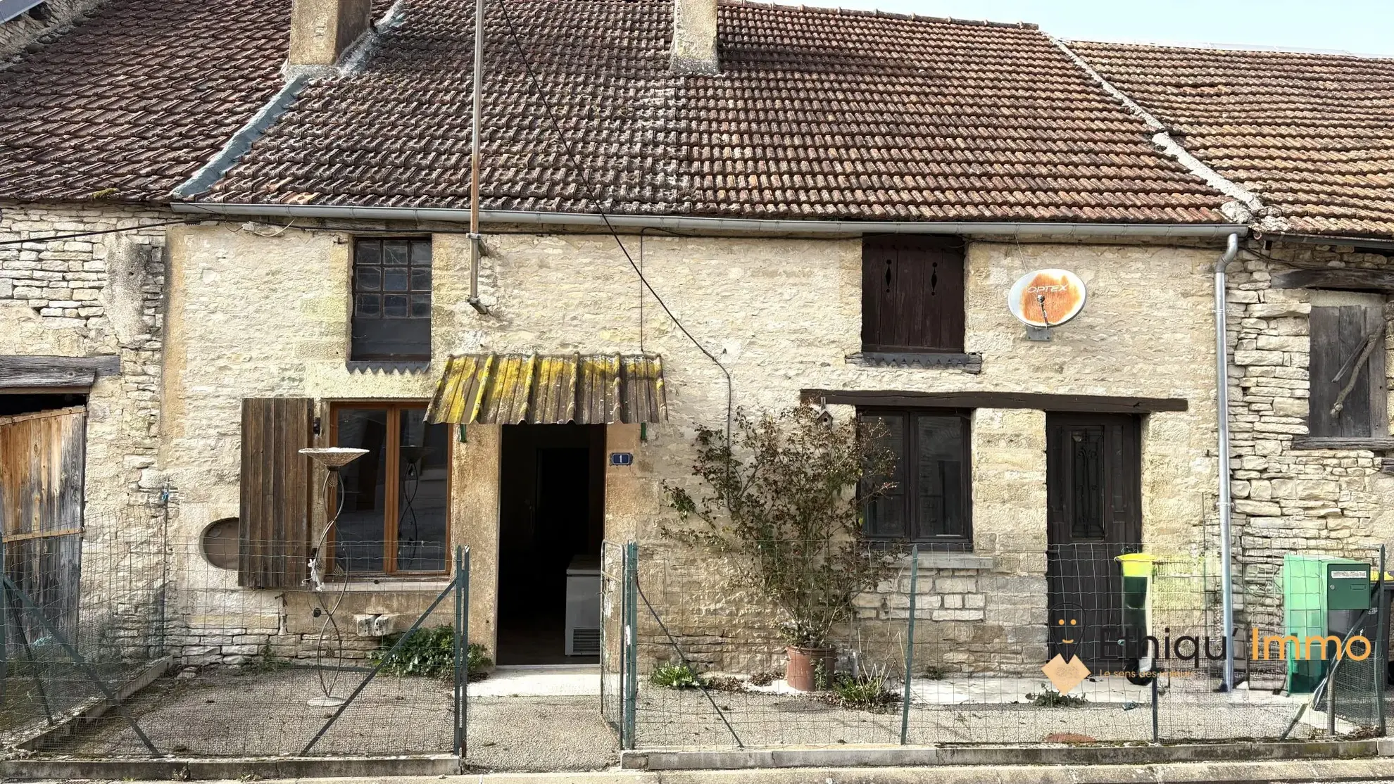 Maison de campagne à rénover à Grancey-sur-Ource en Côte-d'Or – Prix attractif