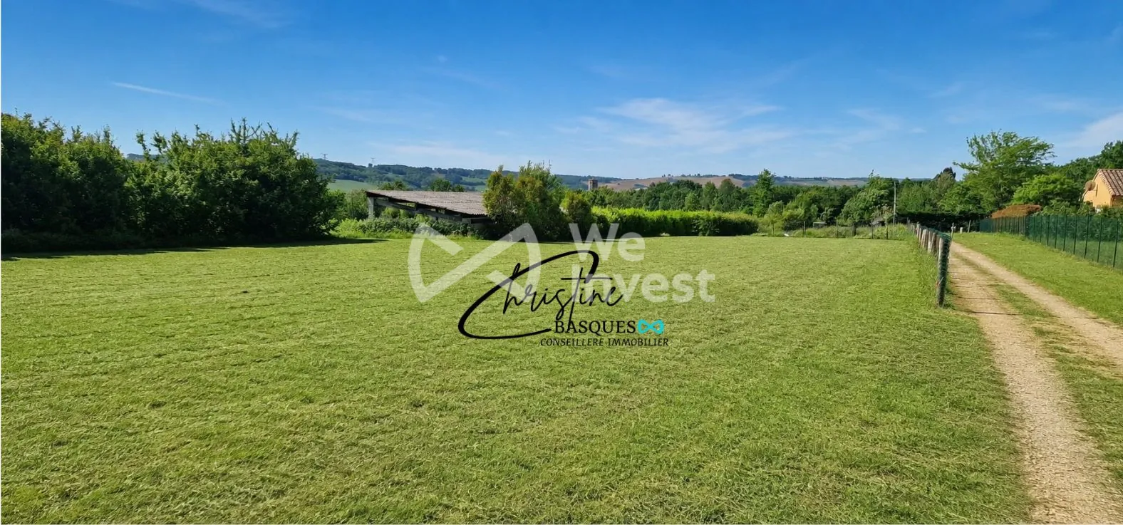 Terrain constructible divisible à Larrazet avec vue sur les collines