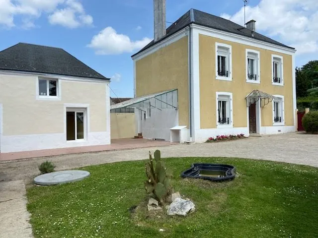 Maison de Maître à vendre à Rouessé-Fontaine proche Le Mans et Alençon