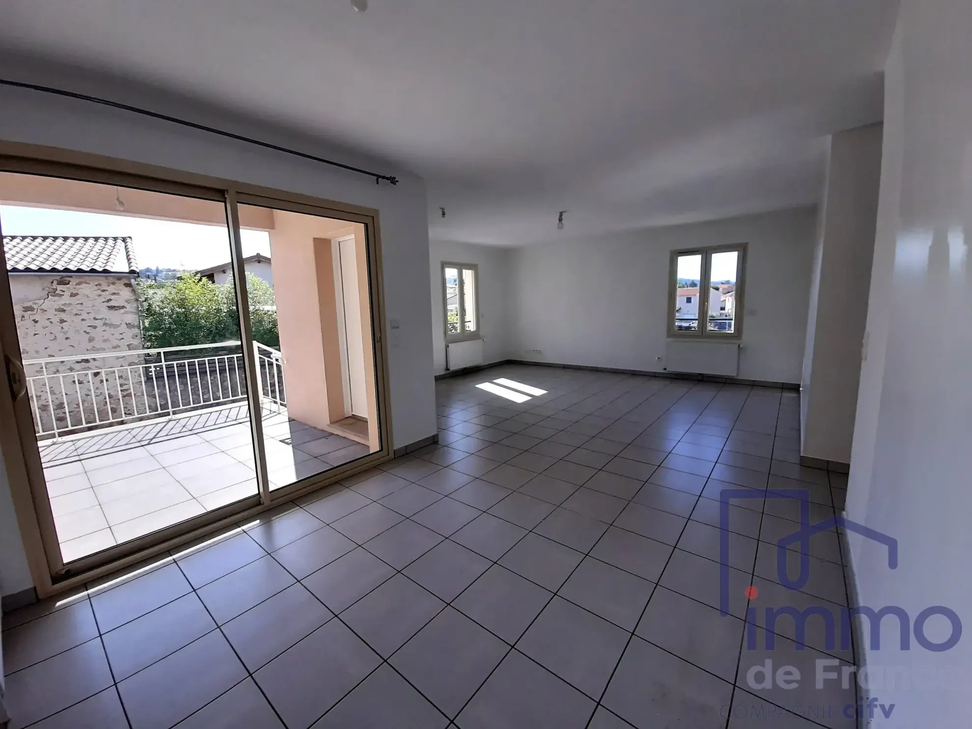 Achat appartement T4 avec terrasse à Montbrison en excellent état