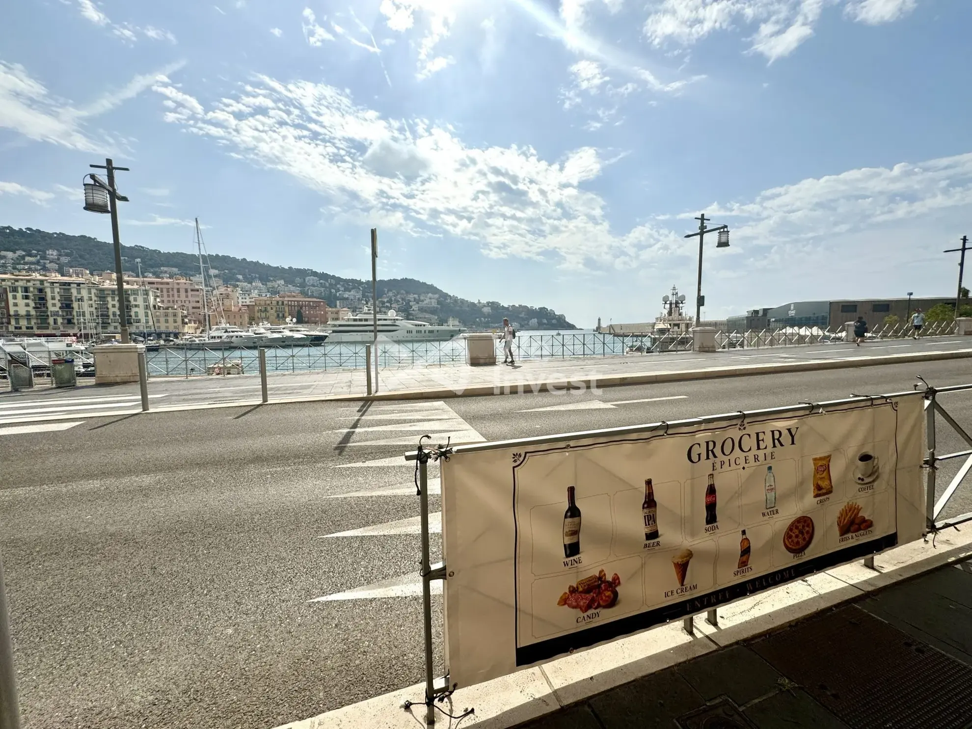 Fonds de commerce en vente à Nice – Emplacement stratégique et terrasse