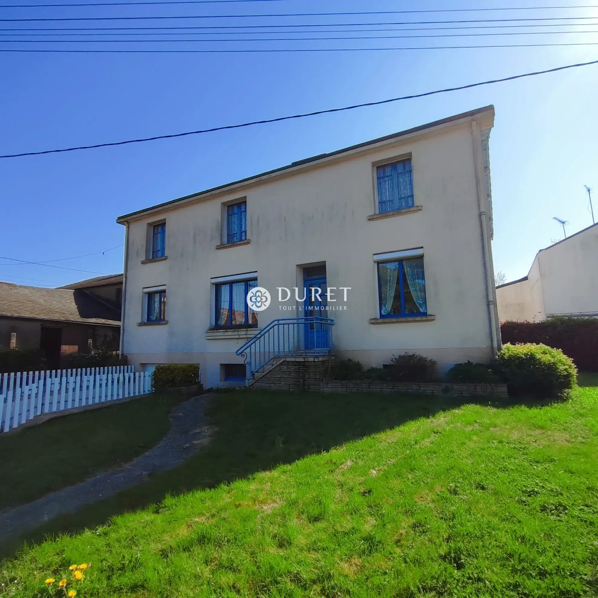 Maison à rénover avec potentiel à Saint-Fulgent proche de Nantes