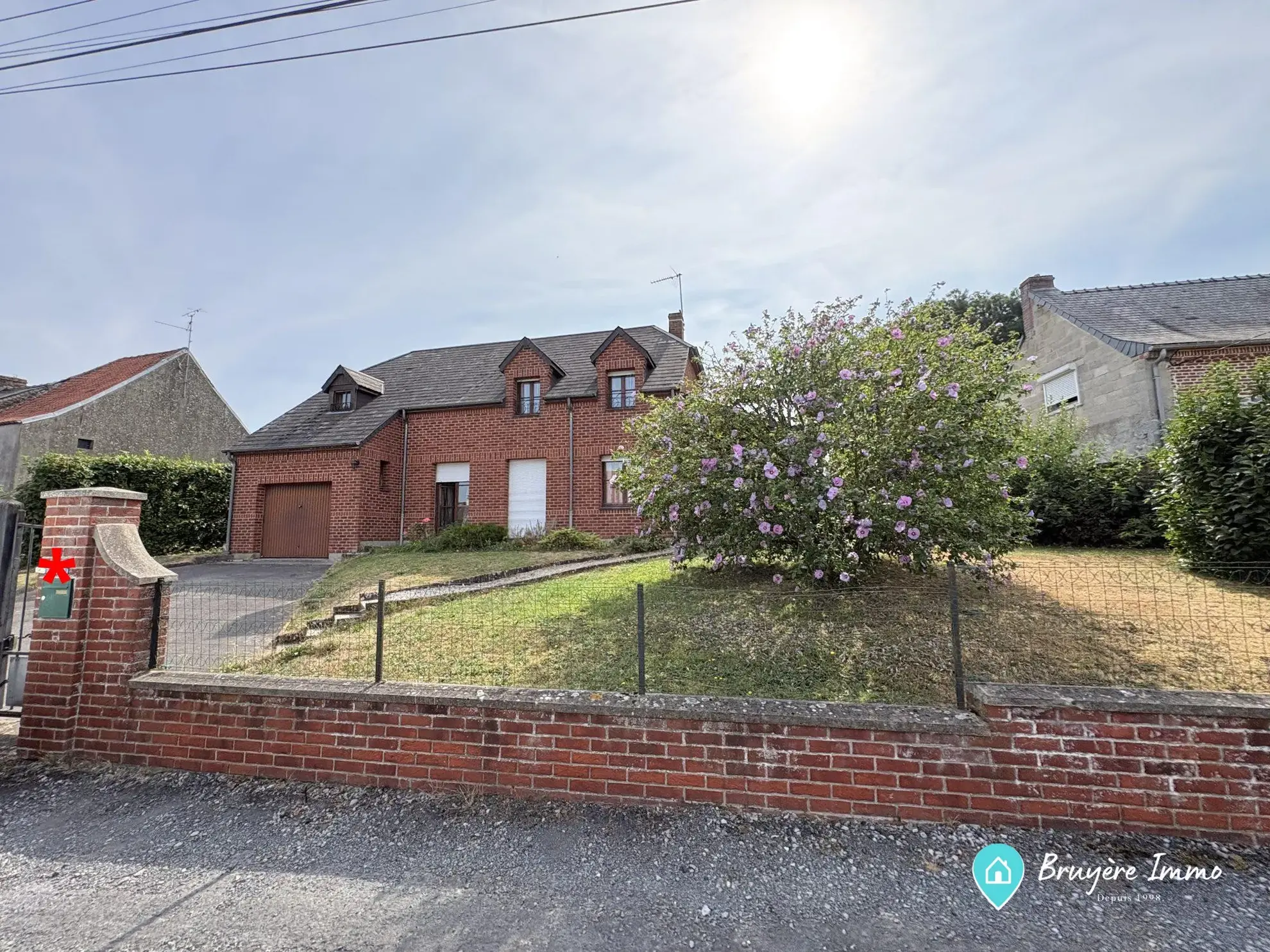 Maison familiale à vendre à Avesnes-sur-Helpe avec 5 chambres, grand espace de vie et extérieur convivial