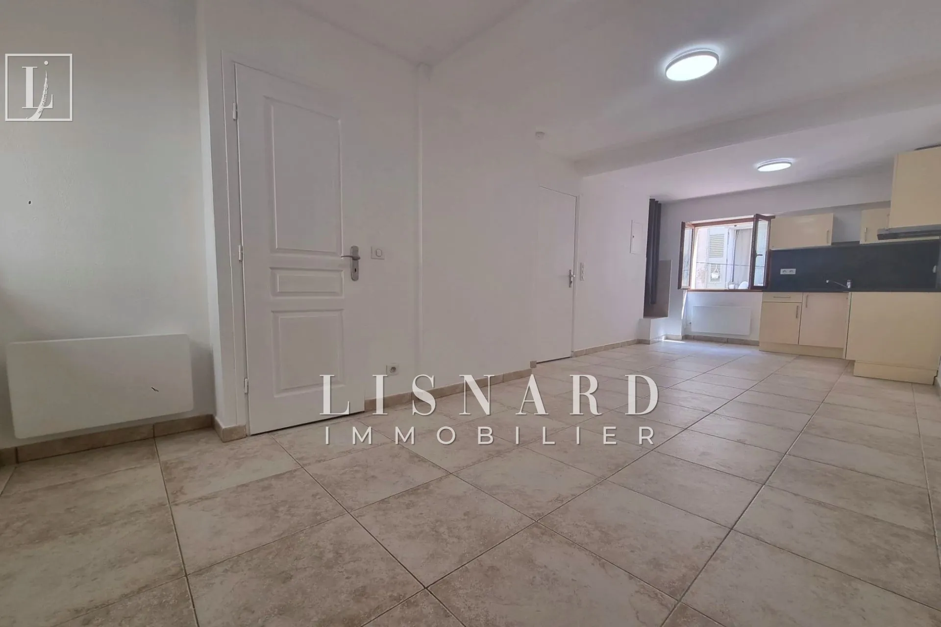 Appartement traversant à Vallauris en vente, idéal premier achat ou investissement locatif