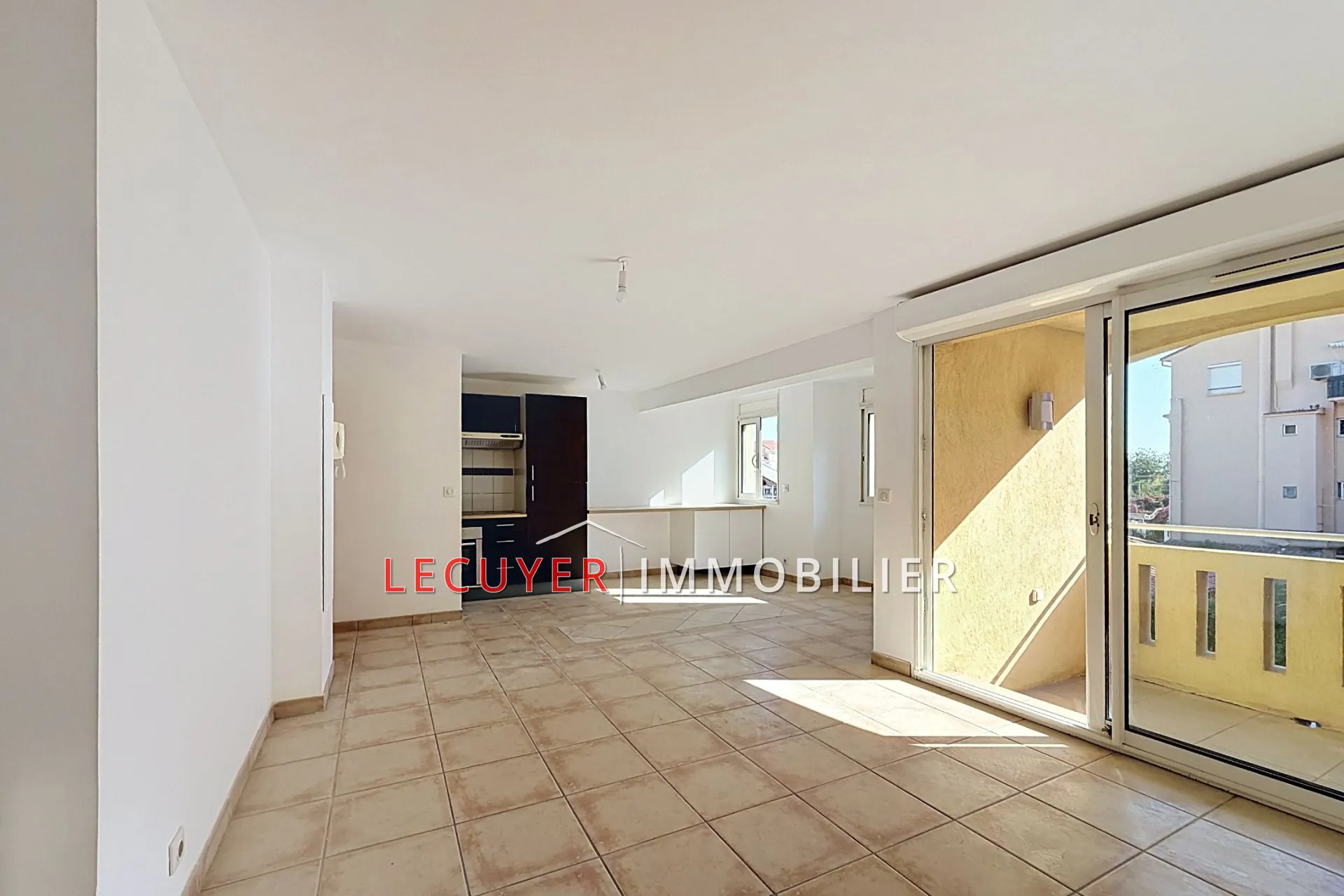 Achat Appartement 2 Pièces à Golfe-Juan avec Balcon et Parking Privé